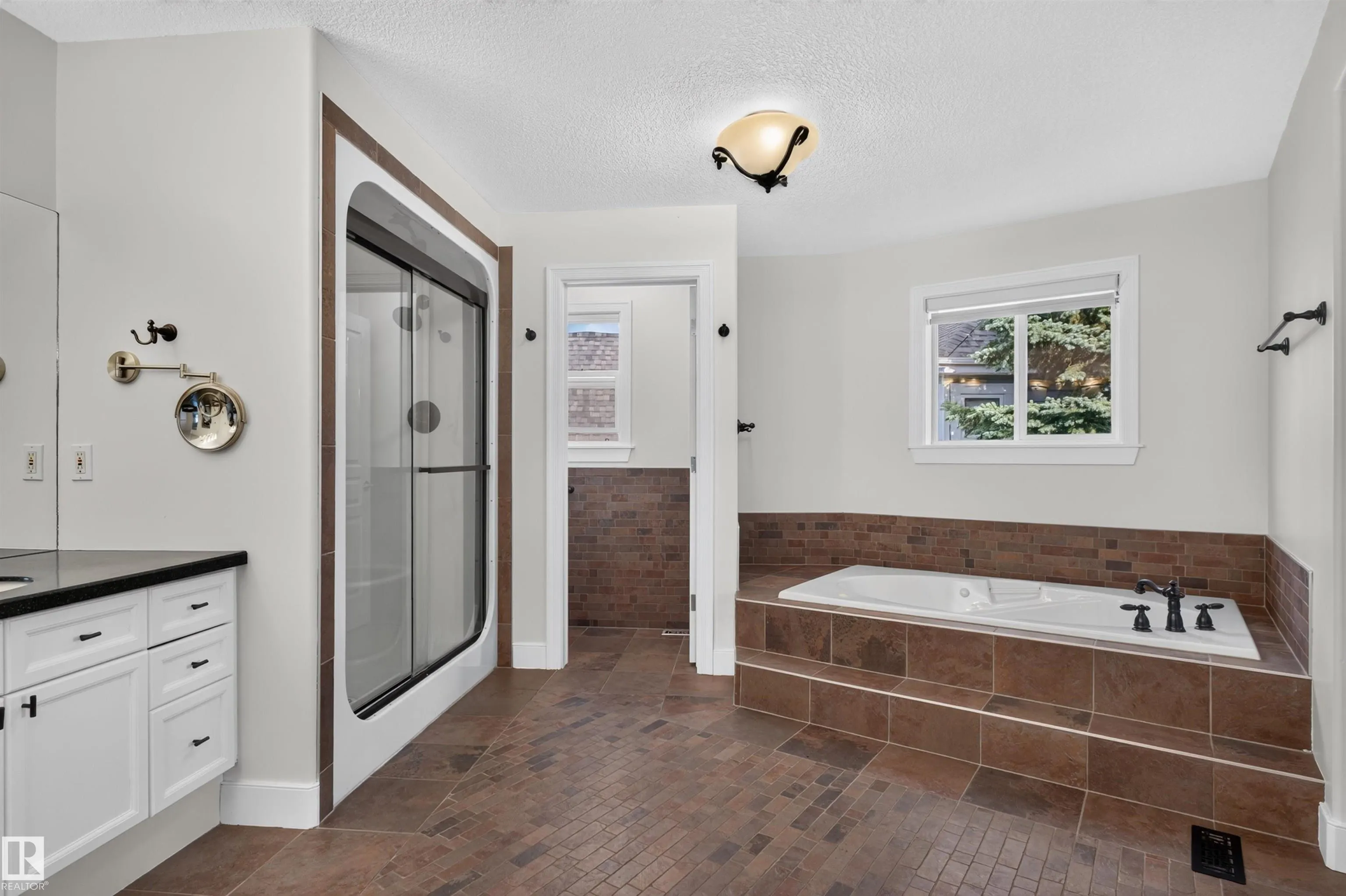 1251 SUMMERSIDE Drive