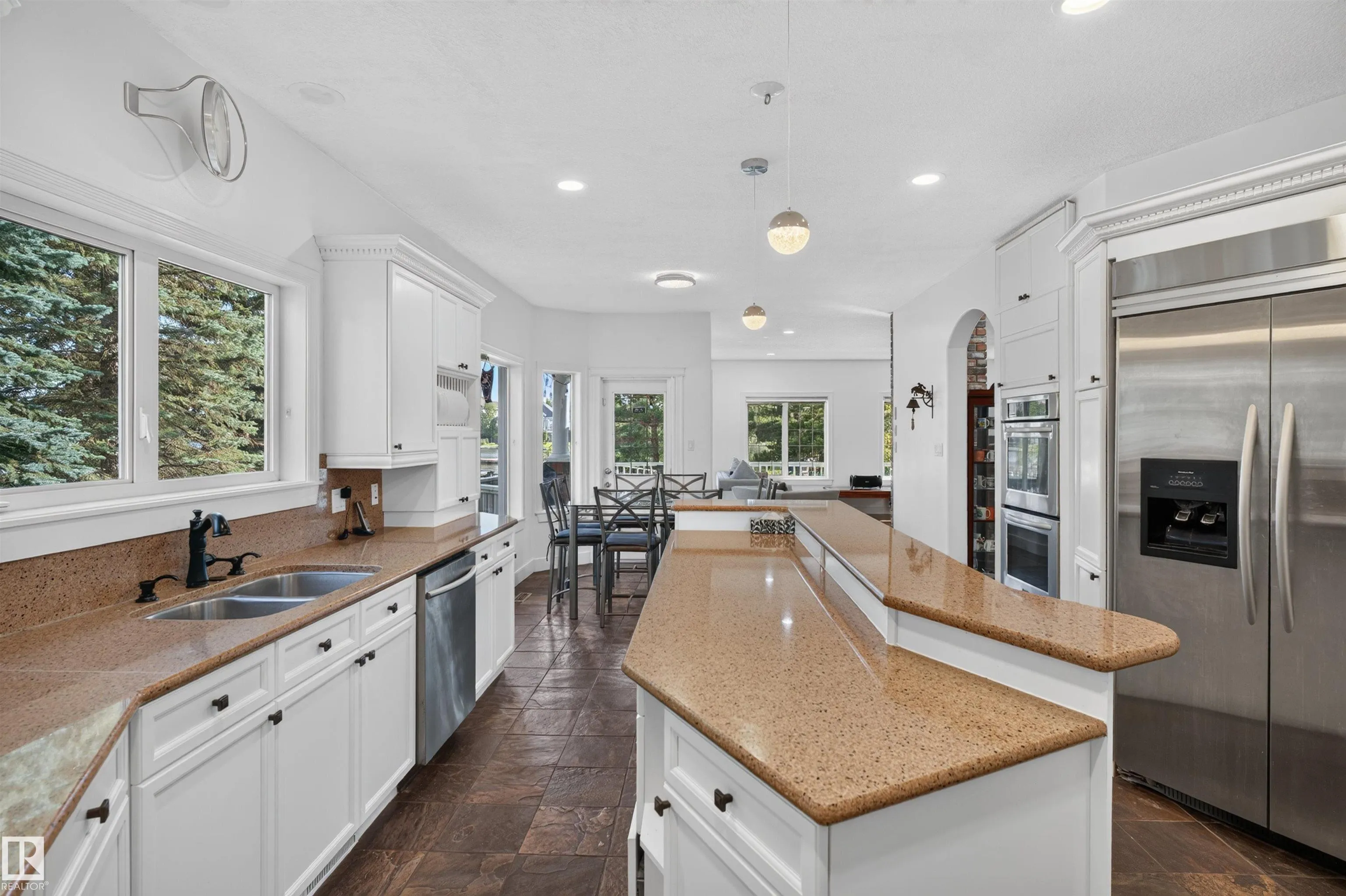 1251 SUMMERSIDE Drive