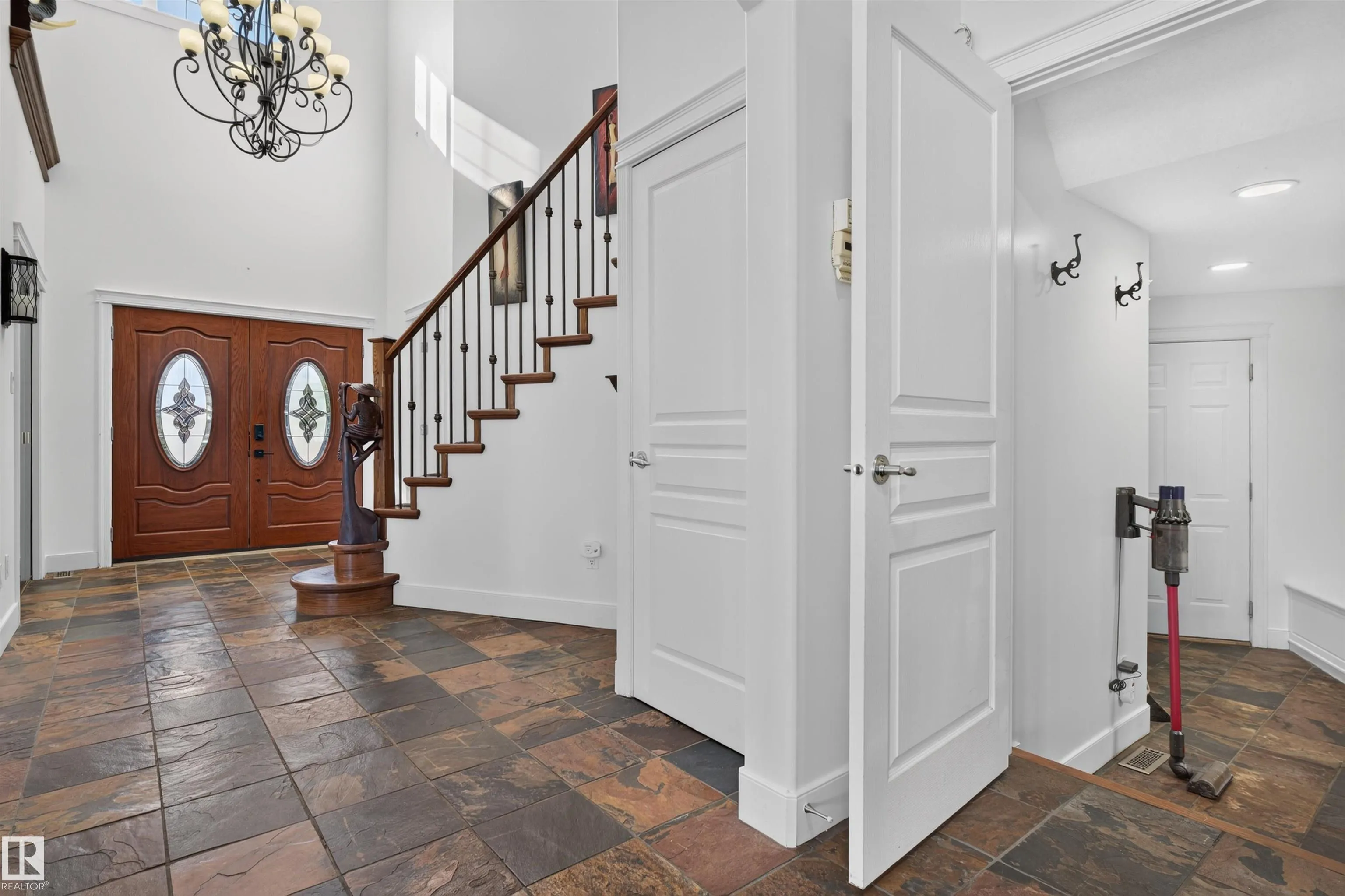 1251 SUMMERSIDE Drive