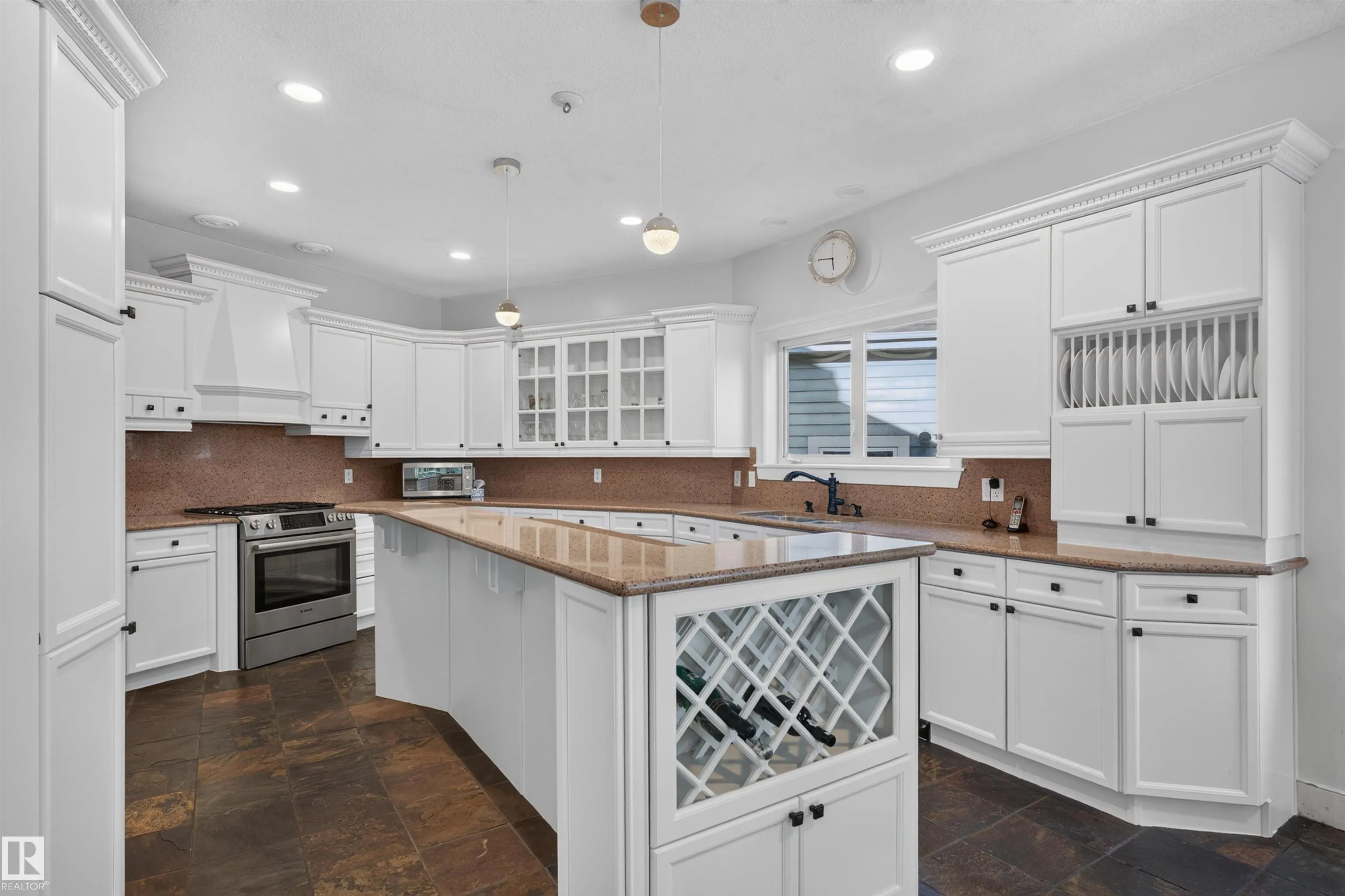 1251 SUMMERSIDE Drive