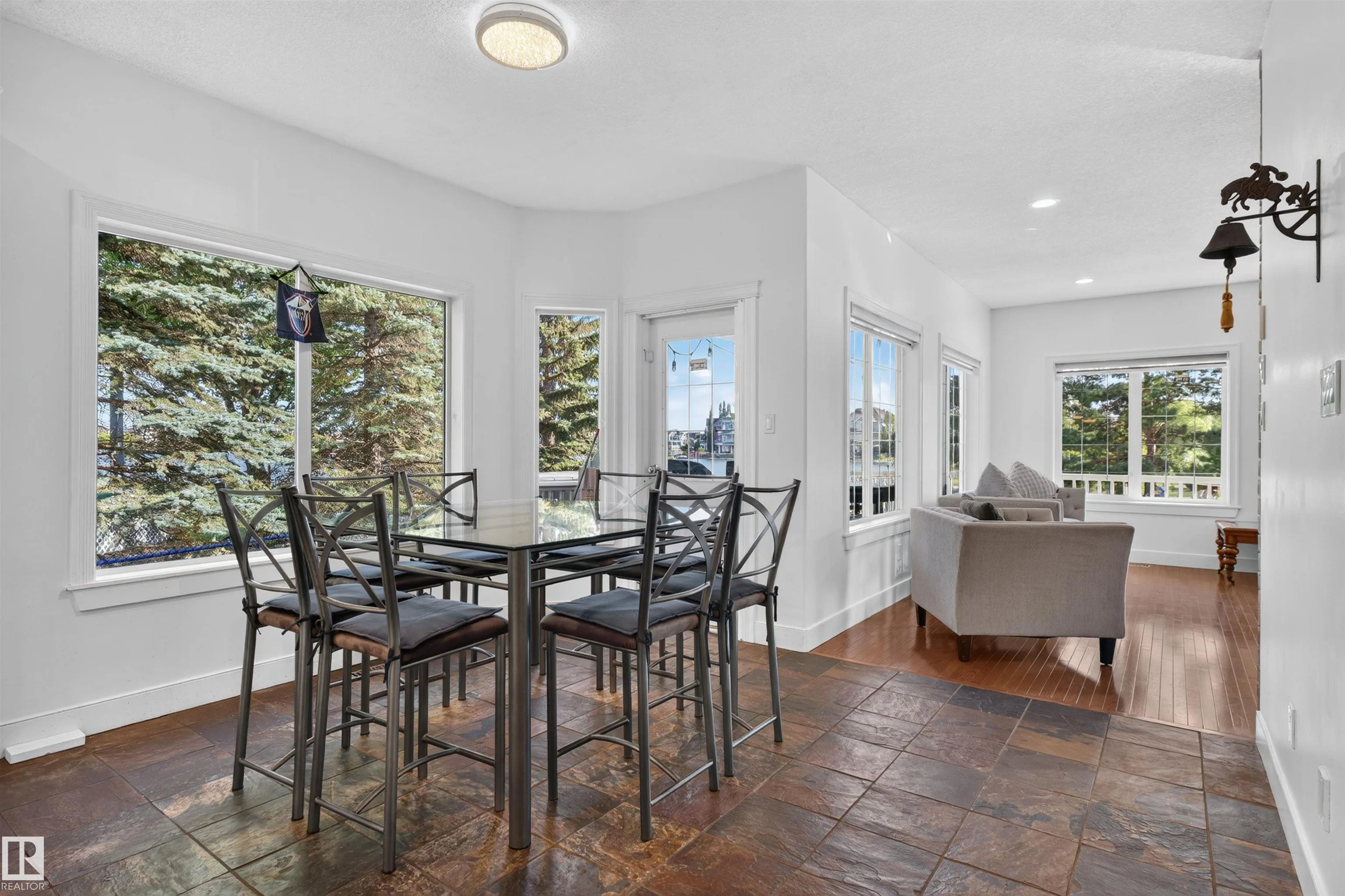 1251 SUMMERSIDE Drive