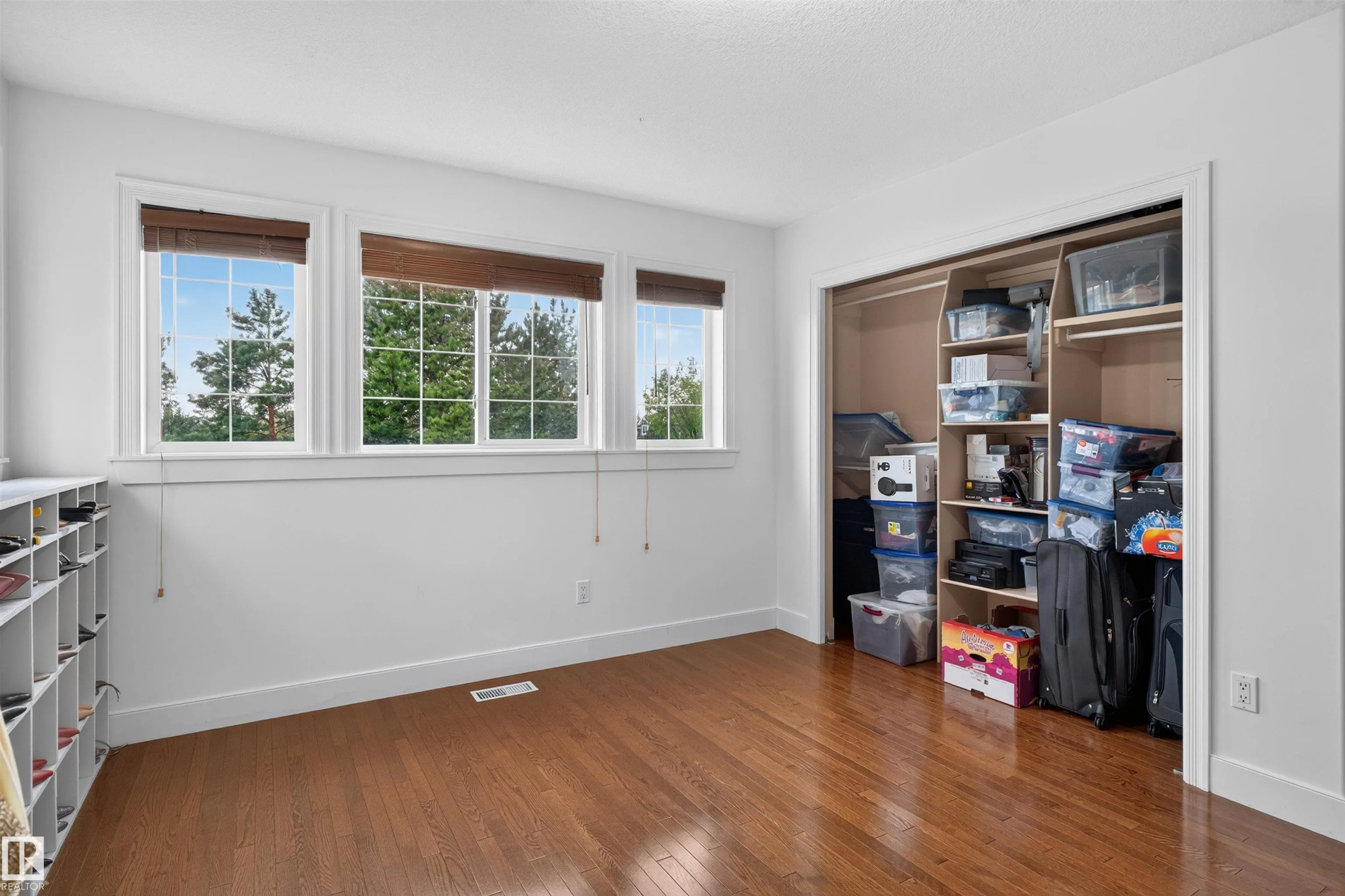 1251 SUMMERSIDE Drive