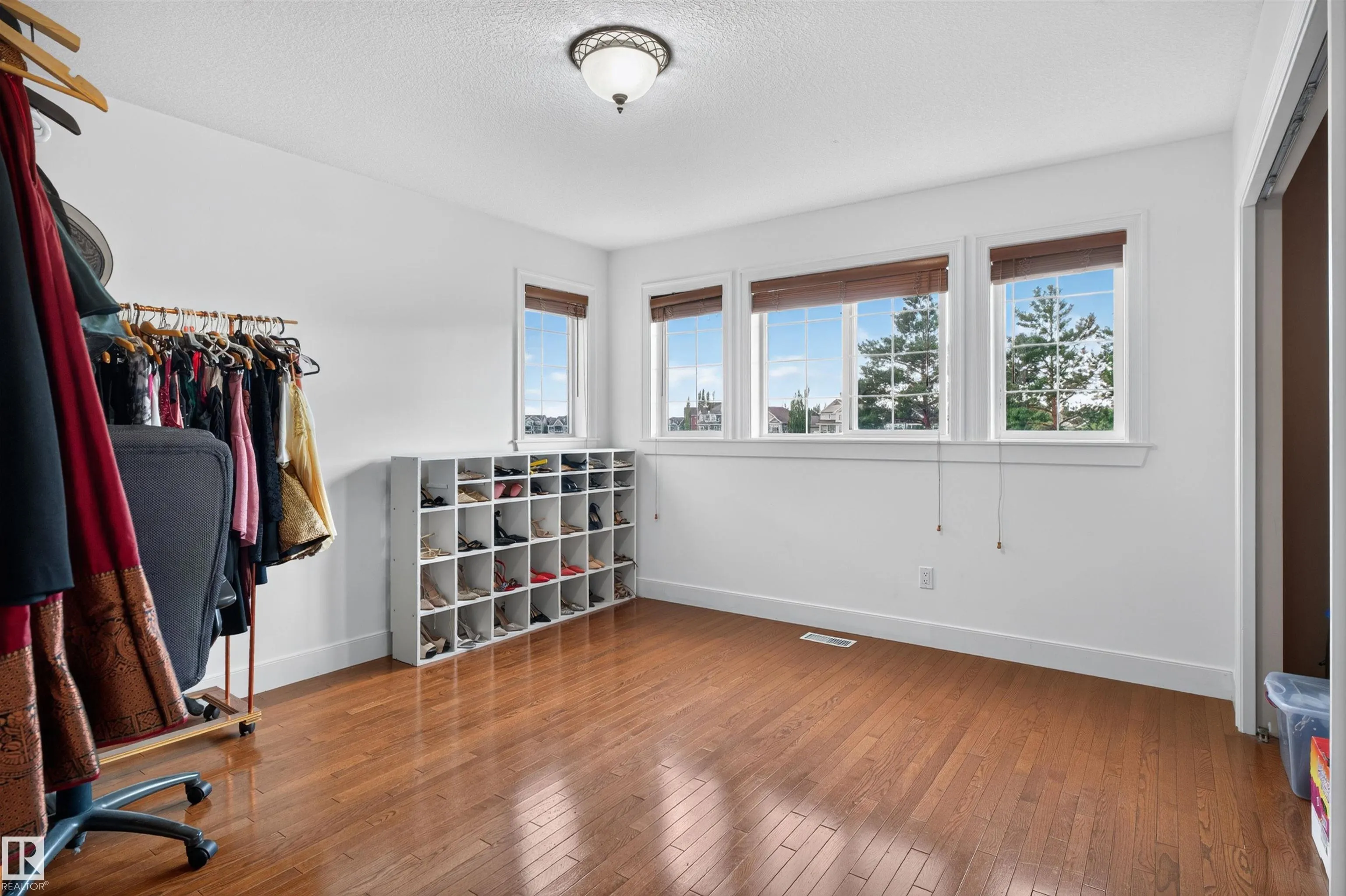 1251 SUMMERSIDE Drive