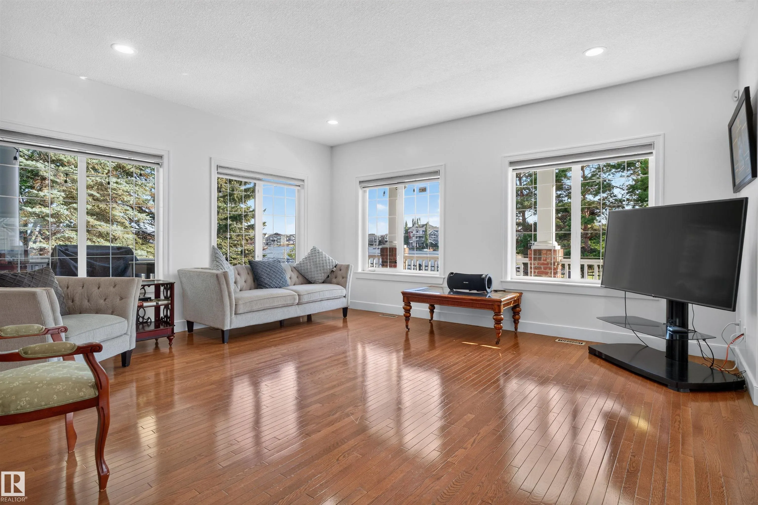 1251 SUMMERSIDE Drive