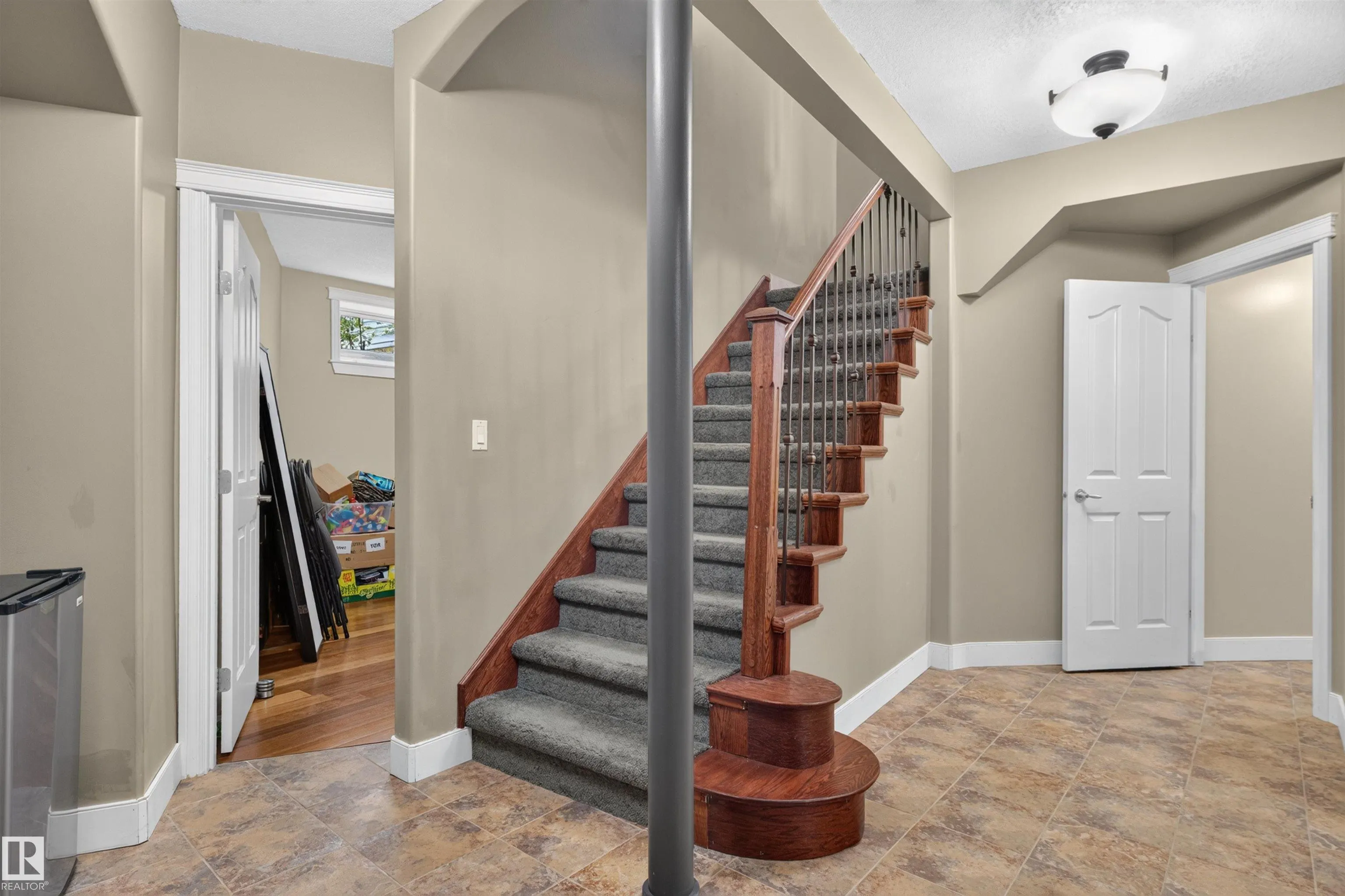 1251 SUMMERSIDE Drive