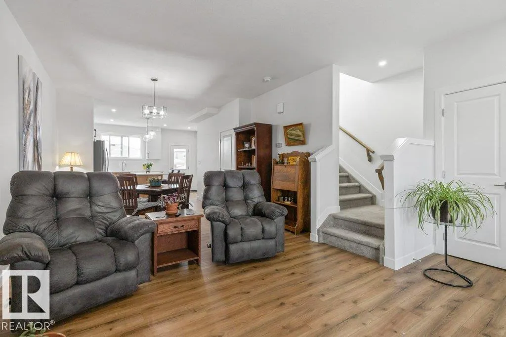 114 CASTILIAN Boulevard