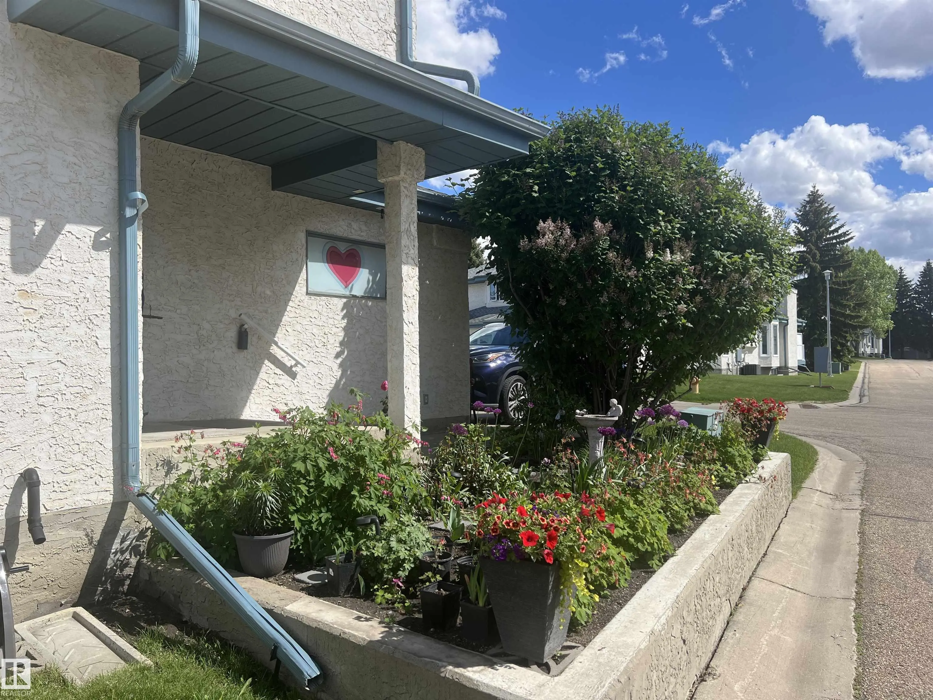 85 GERVAIS Road