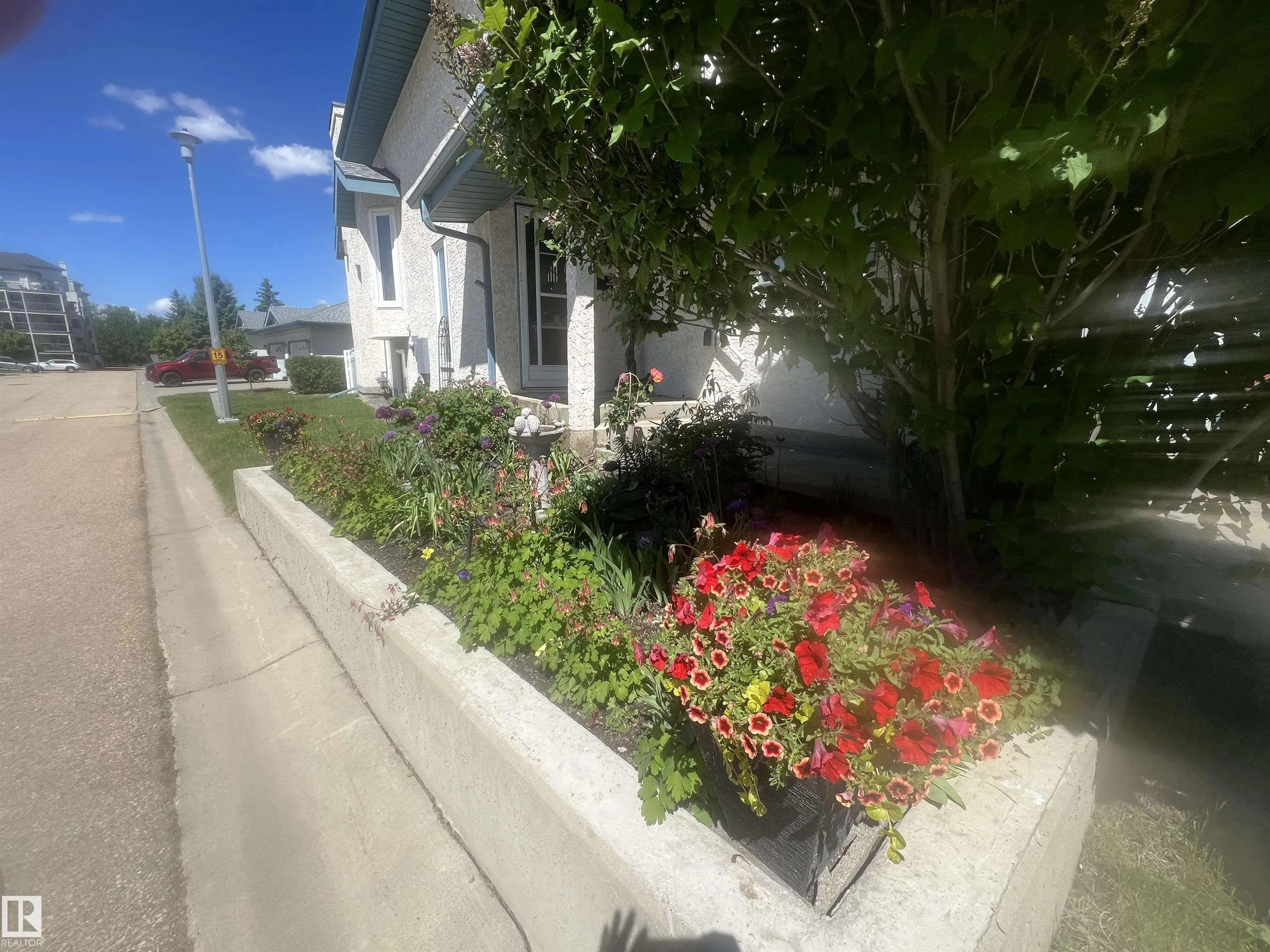 85 GERVAIS Road