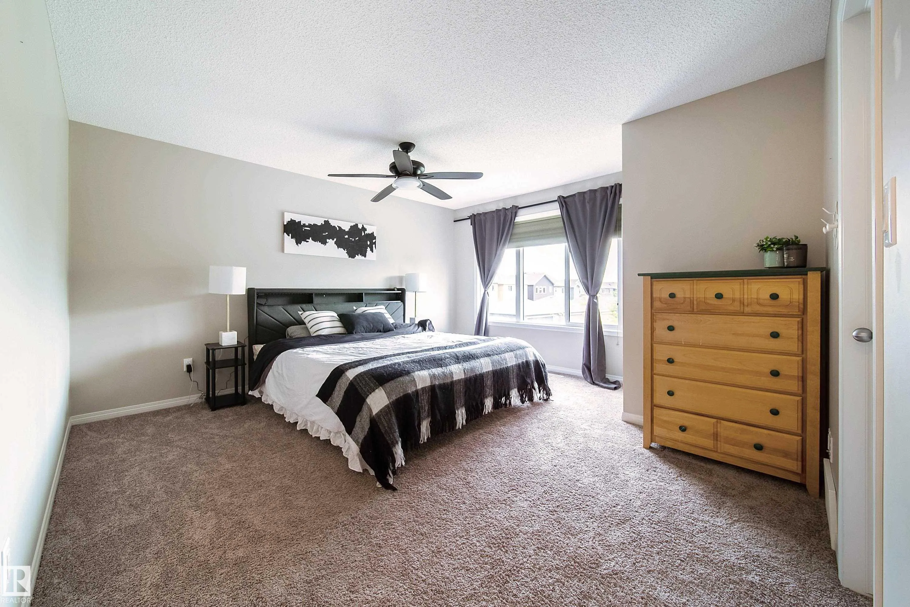 3211 CHERRY Crescent