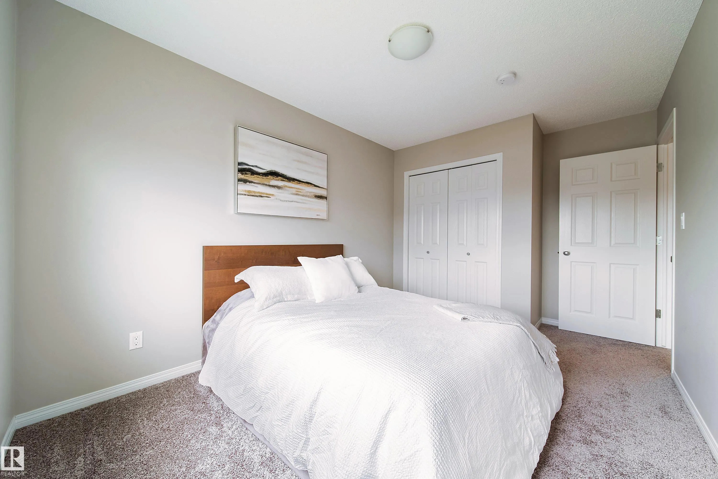 3211 CHERRY Crescent