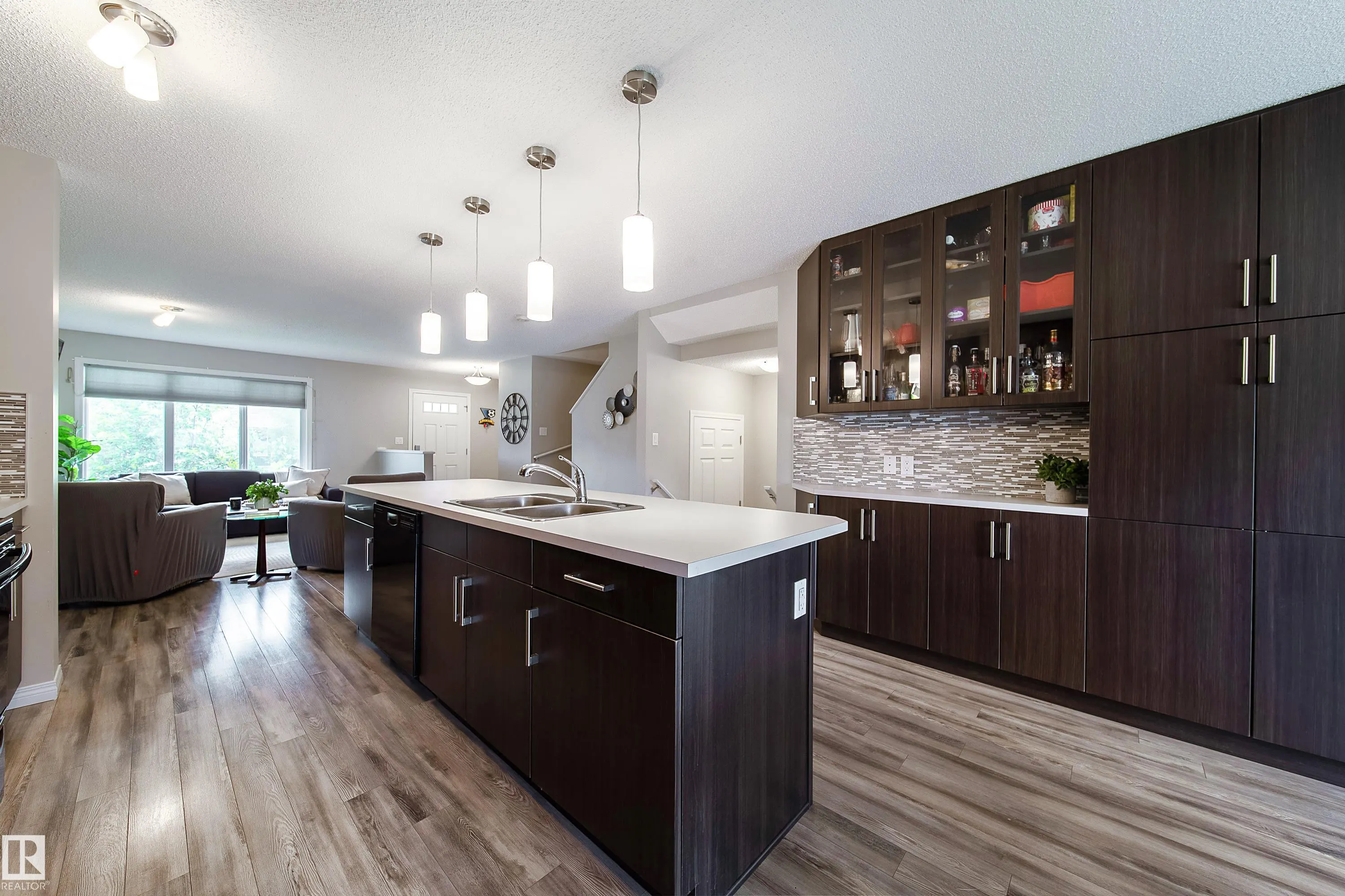 3211 CHERRY Crescent