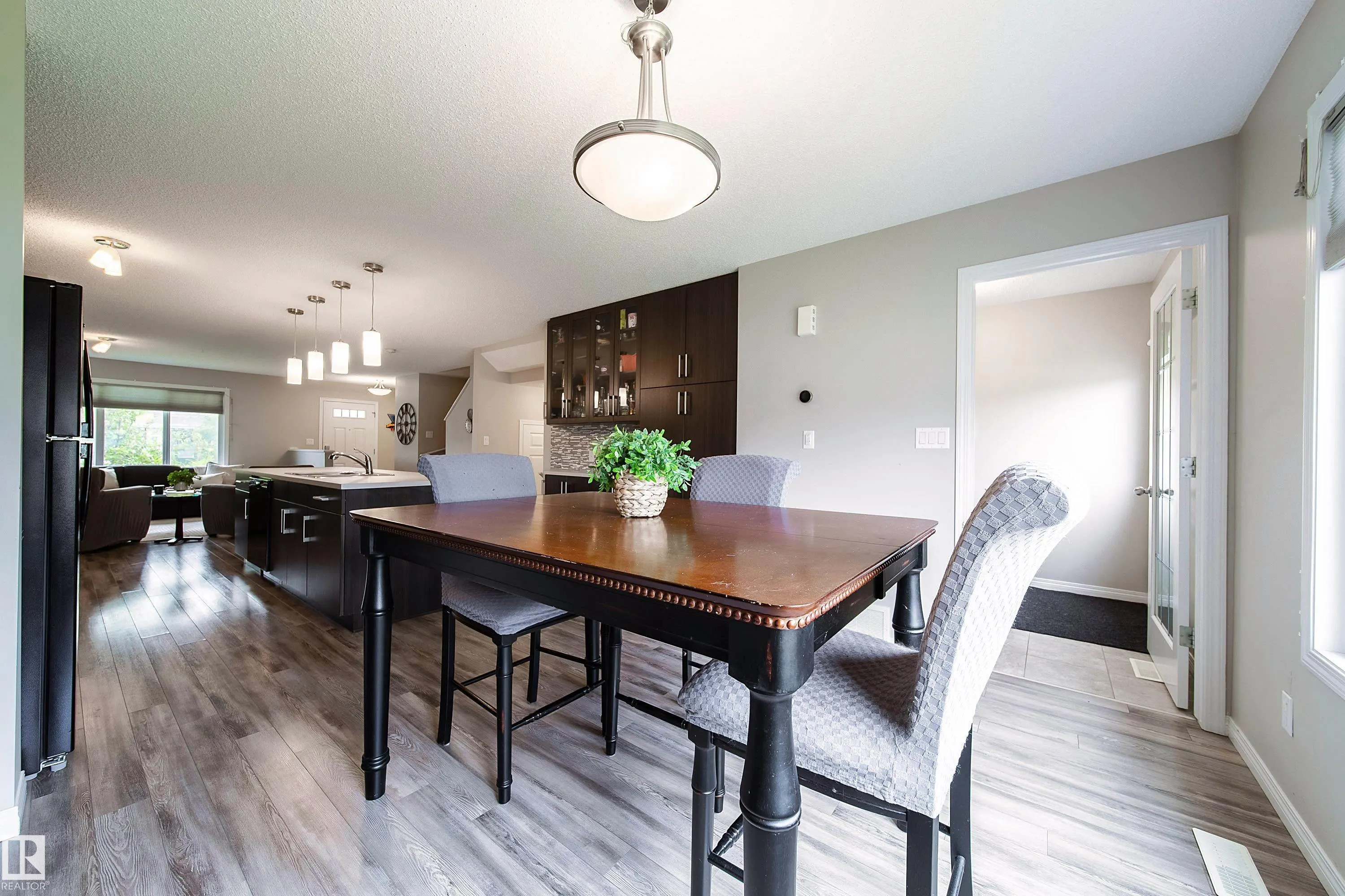 3211 CHERRY Crescent