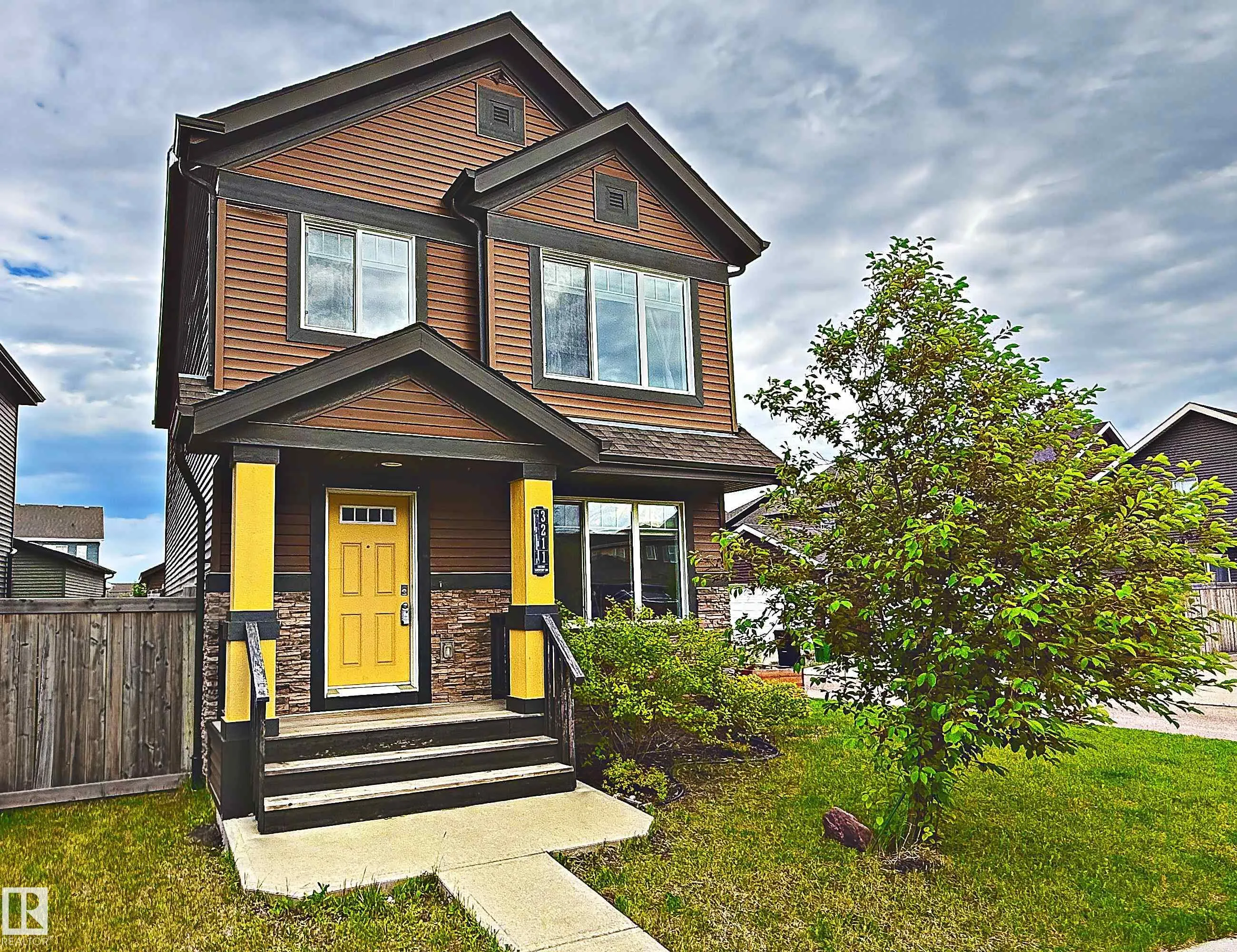 3211 CHERRY Crescent