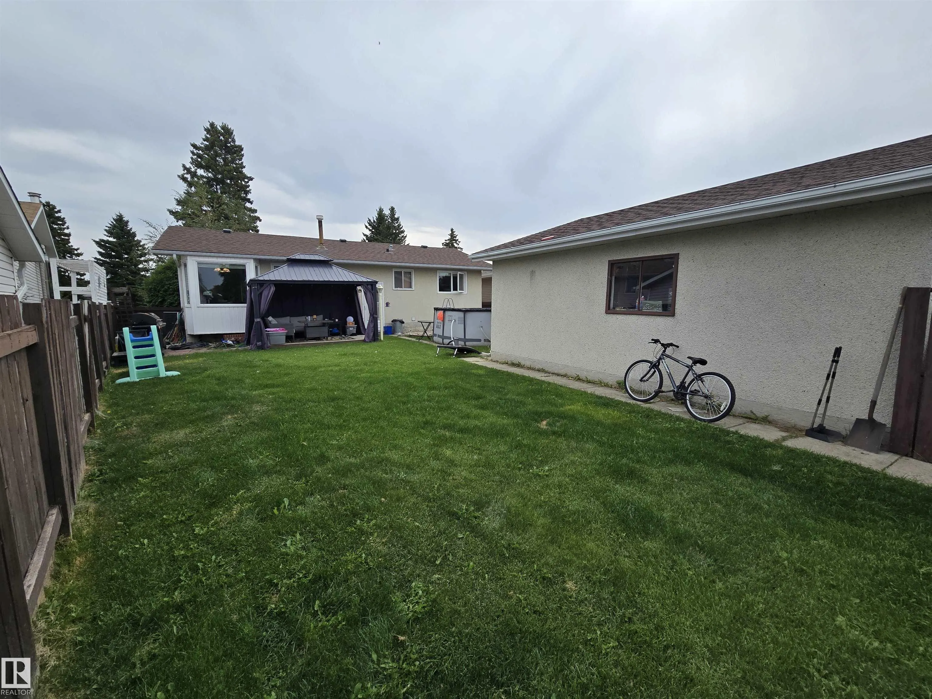 33 Athapaskan Drive