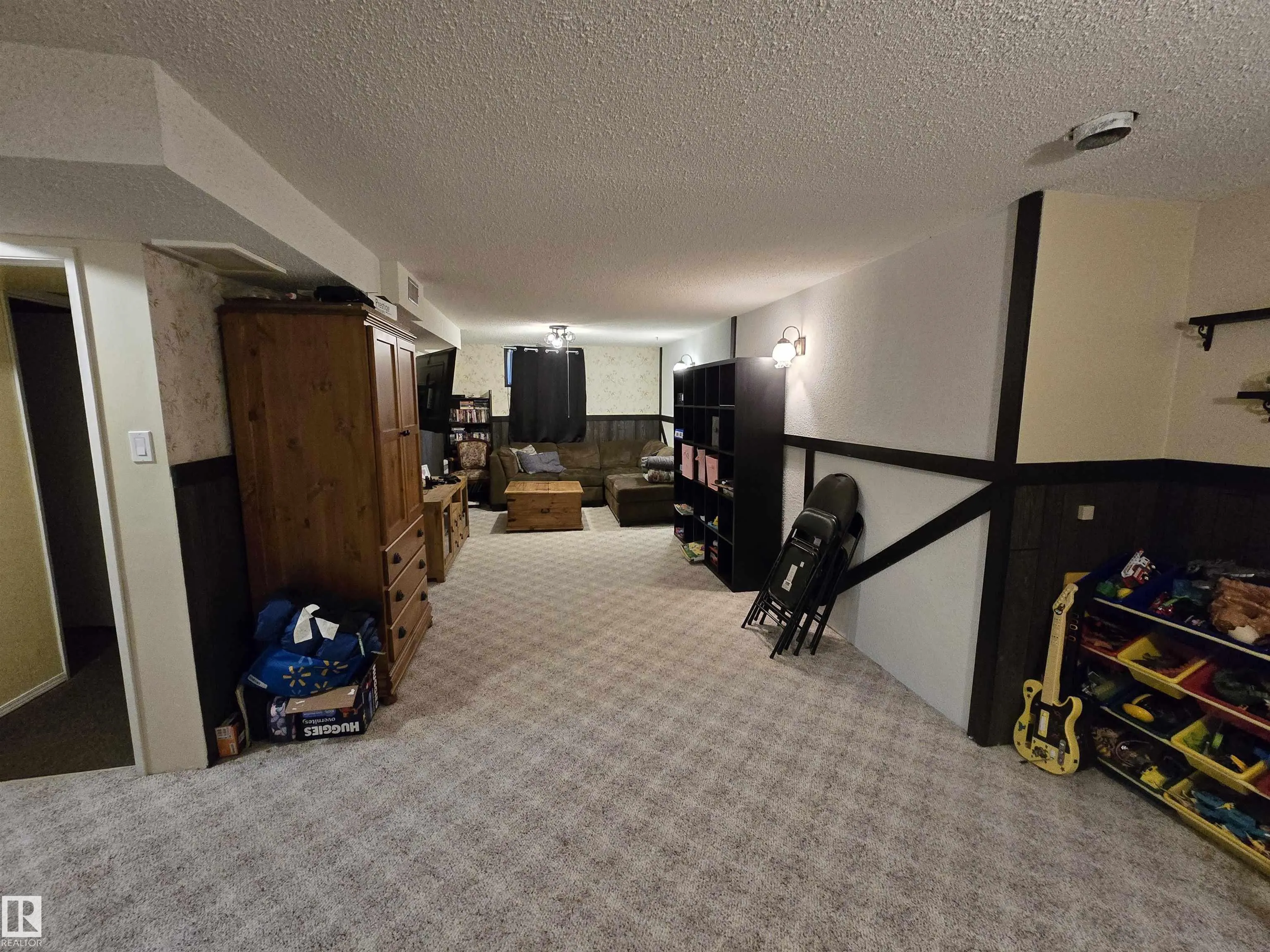 33 Athapaskan Drive