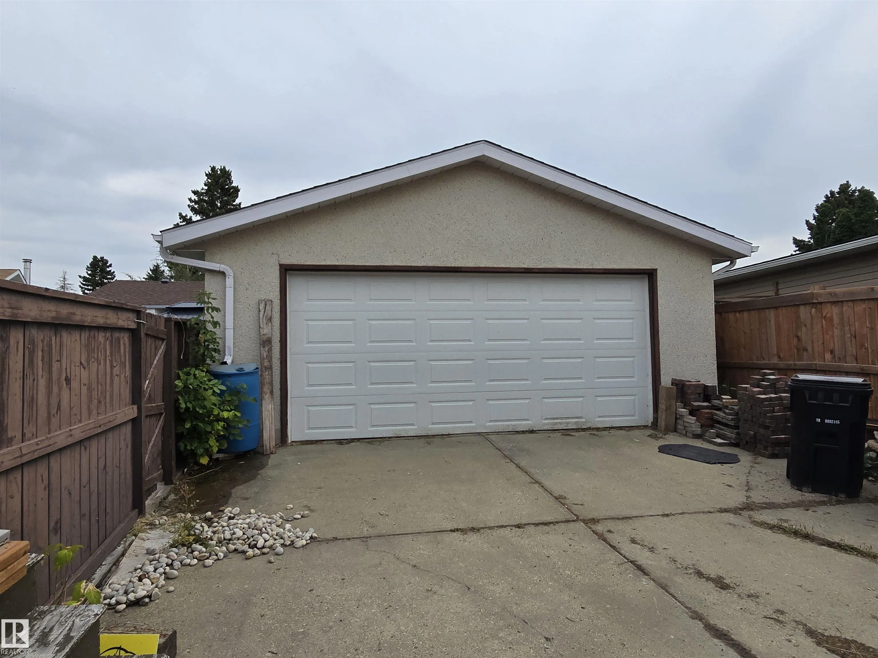 33 Athapaskan Drive