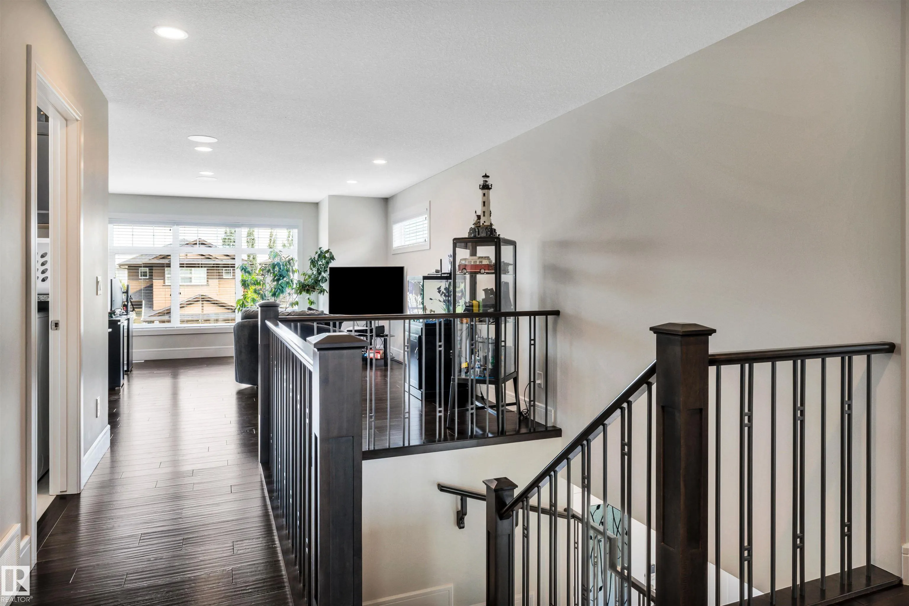 6 ELISE Place