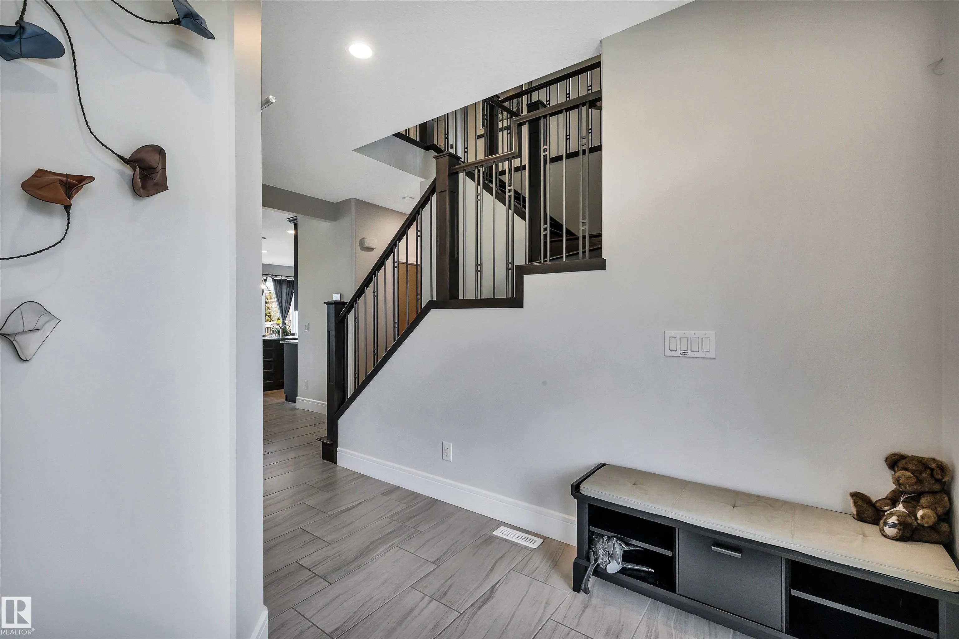 6 ELISE Place
