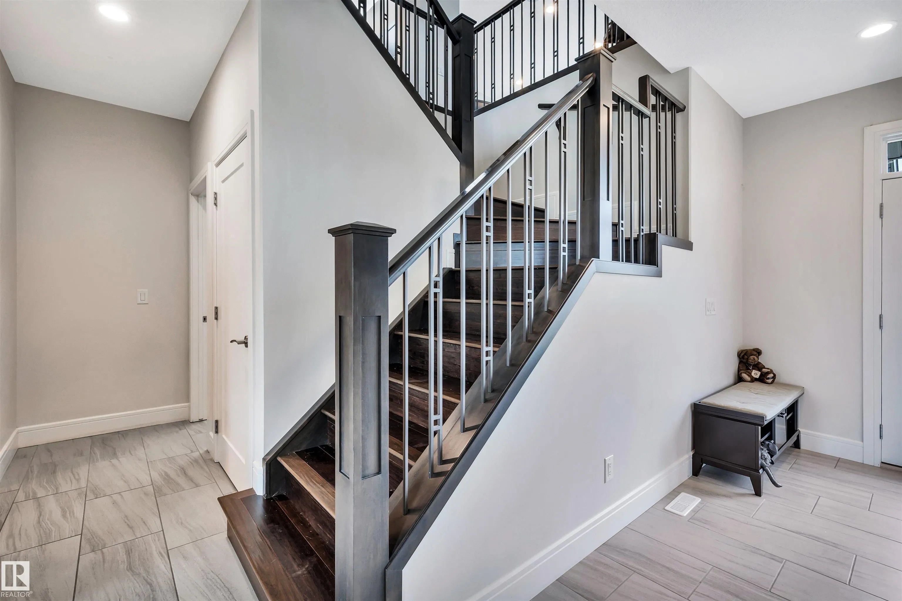 6 ELISE Place
