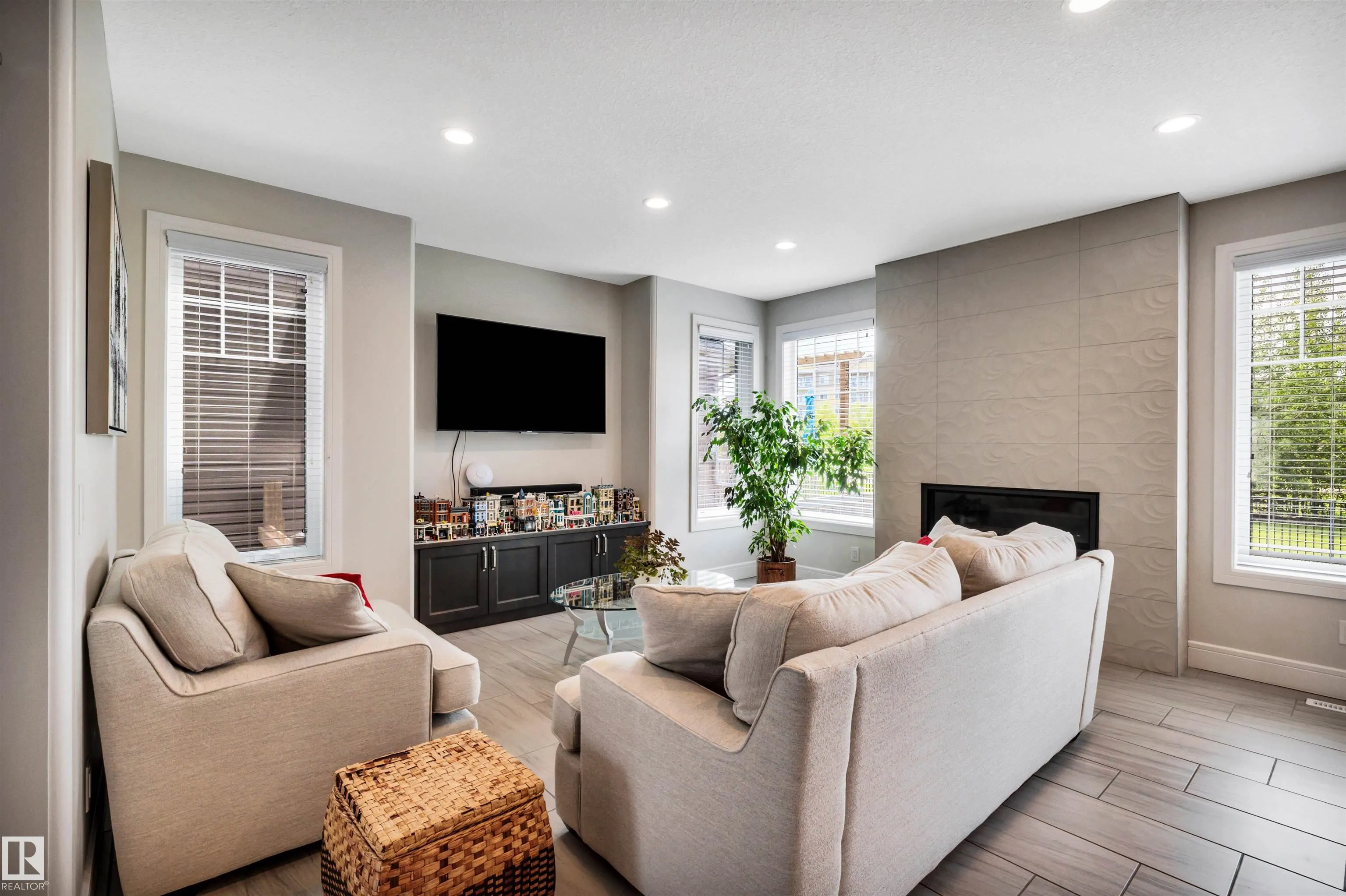 6 ELISE Place