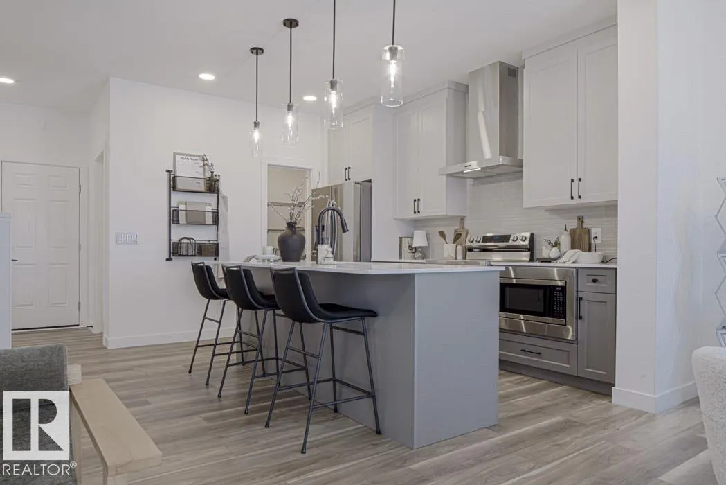 52 EMERSON Landing