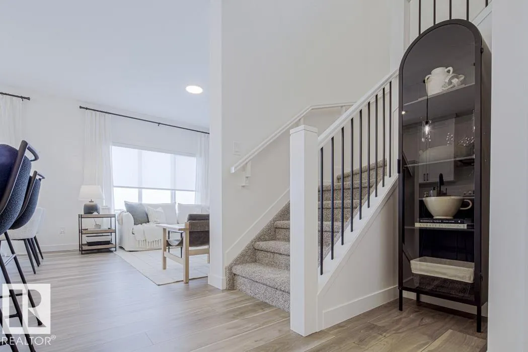 52 EMERSON Landing