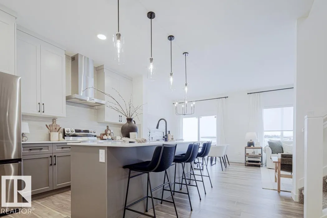 52 EMERSON Landing