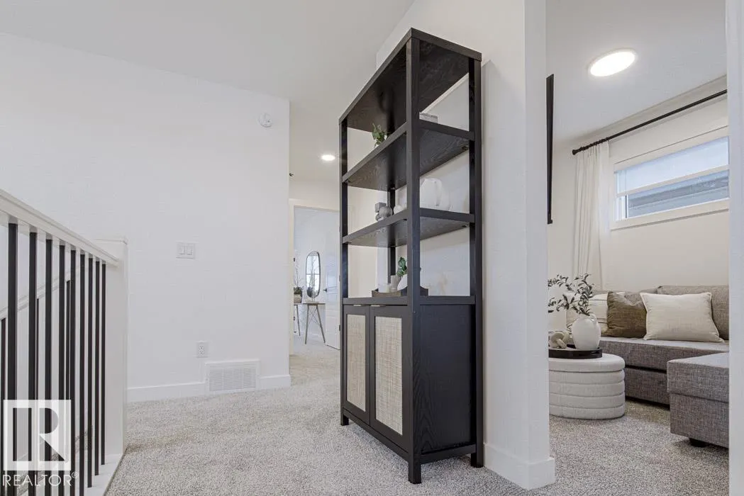 52 EMERSON Landing