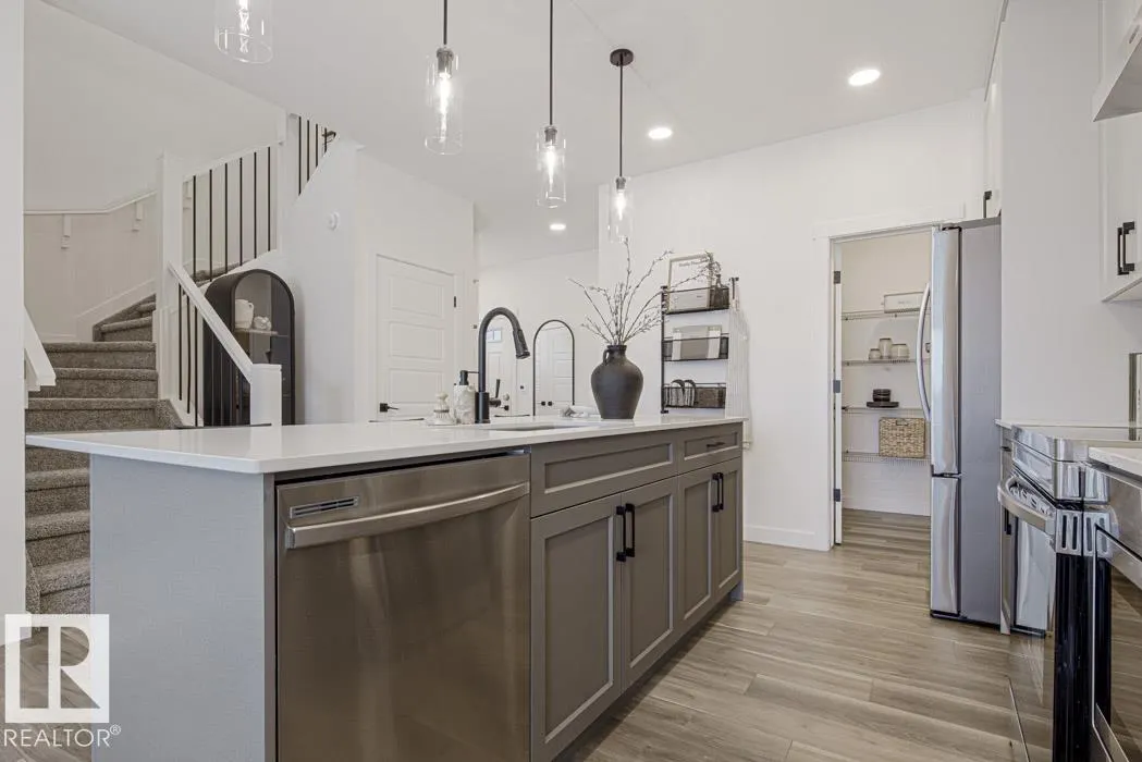 52 EMERSON Landing