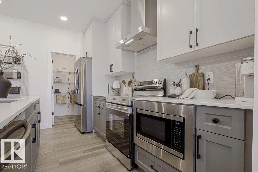 52 EMERSON Landing