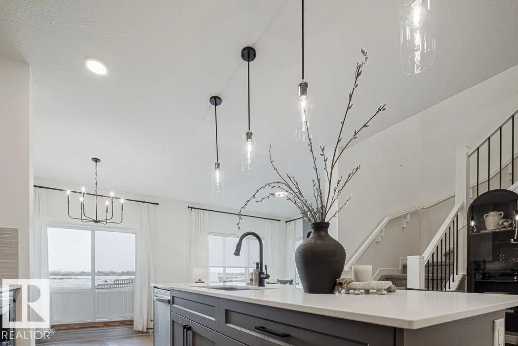 52 EMERSON Landing