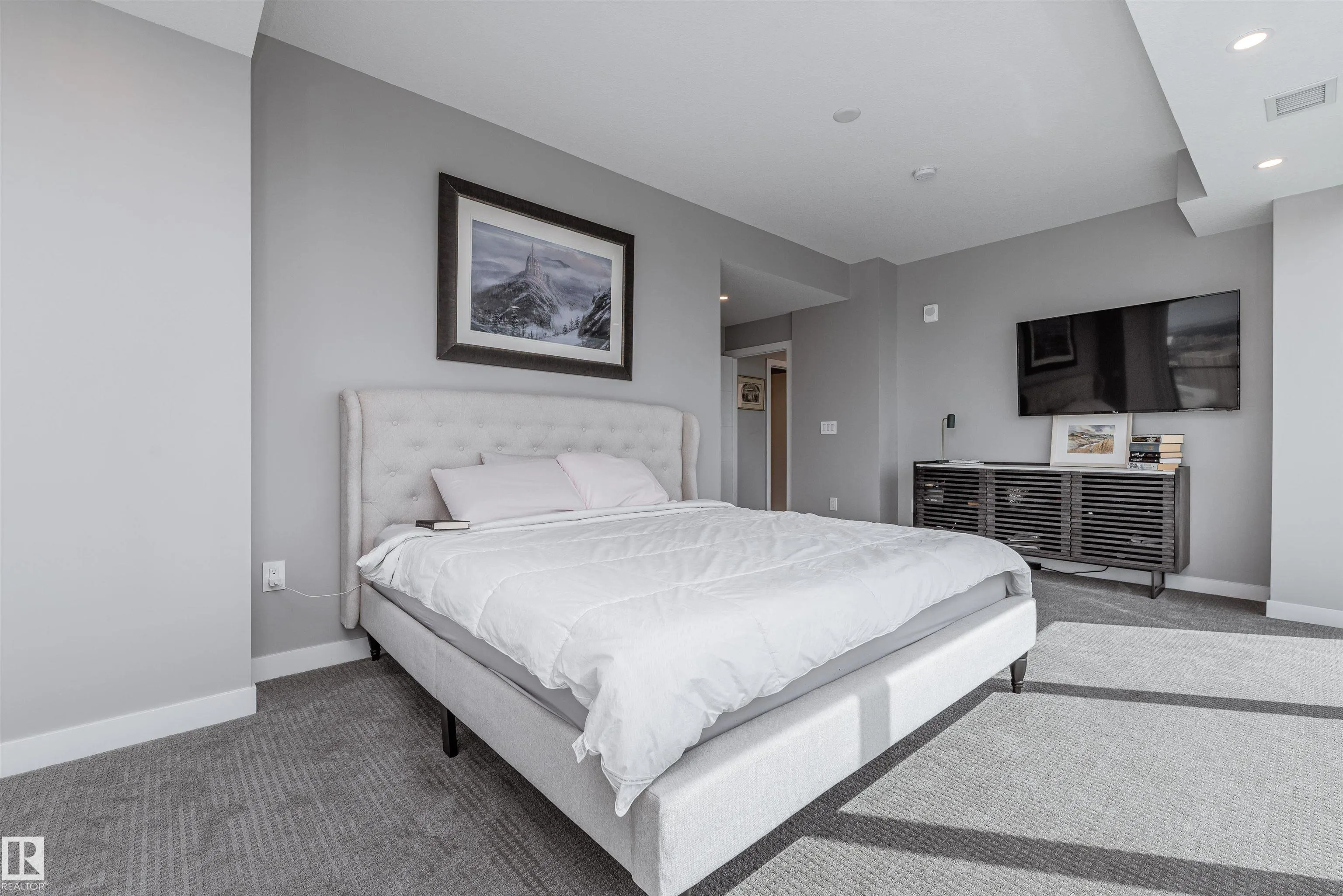 10180 103 Street