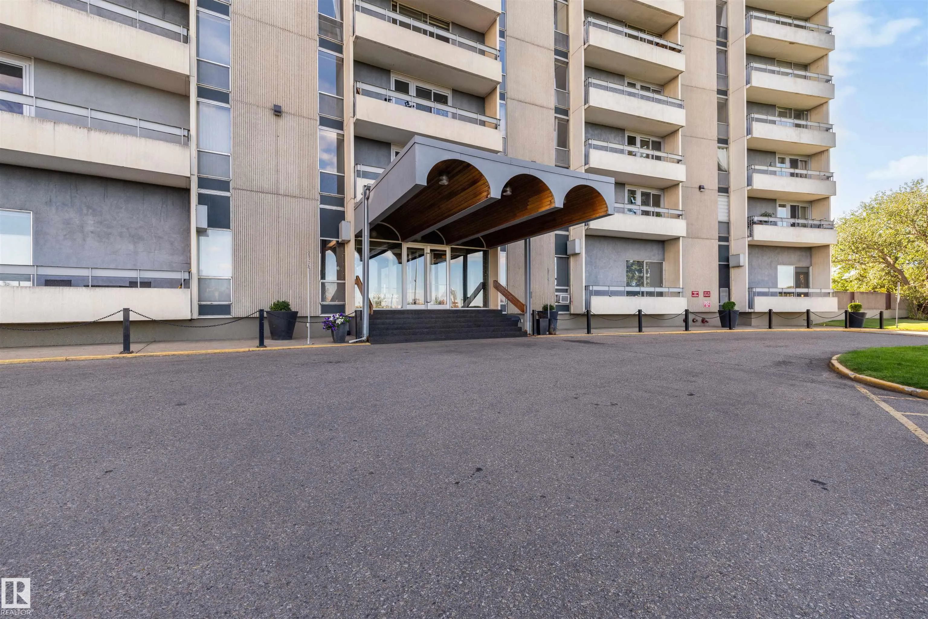 10883 SASKATCHEWAN Drive