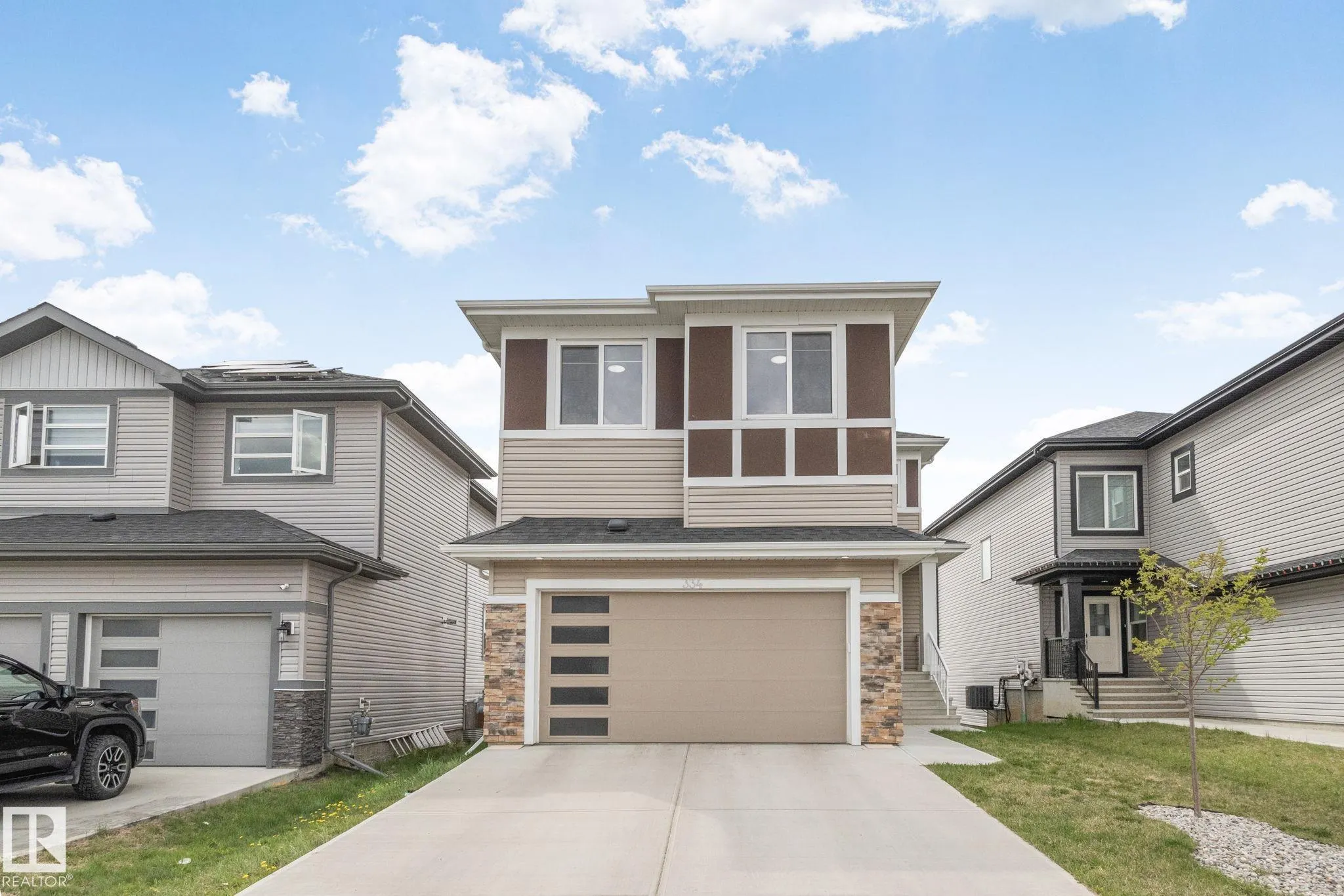 334 ASTON Close