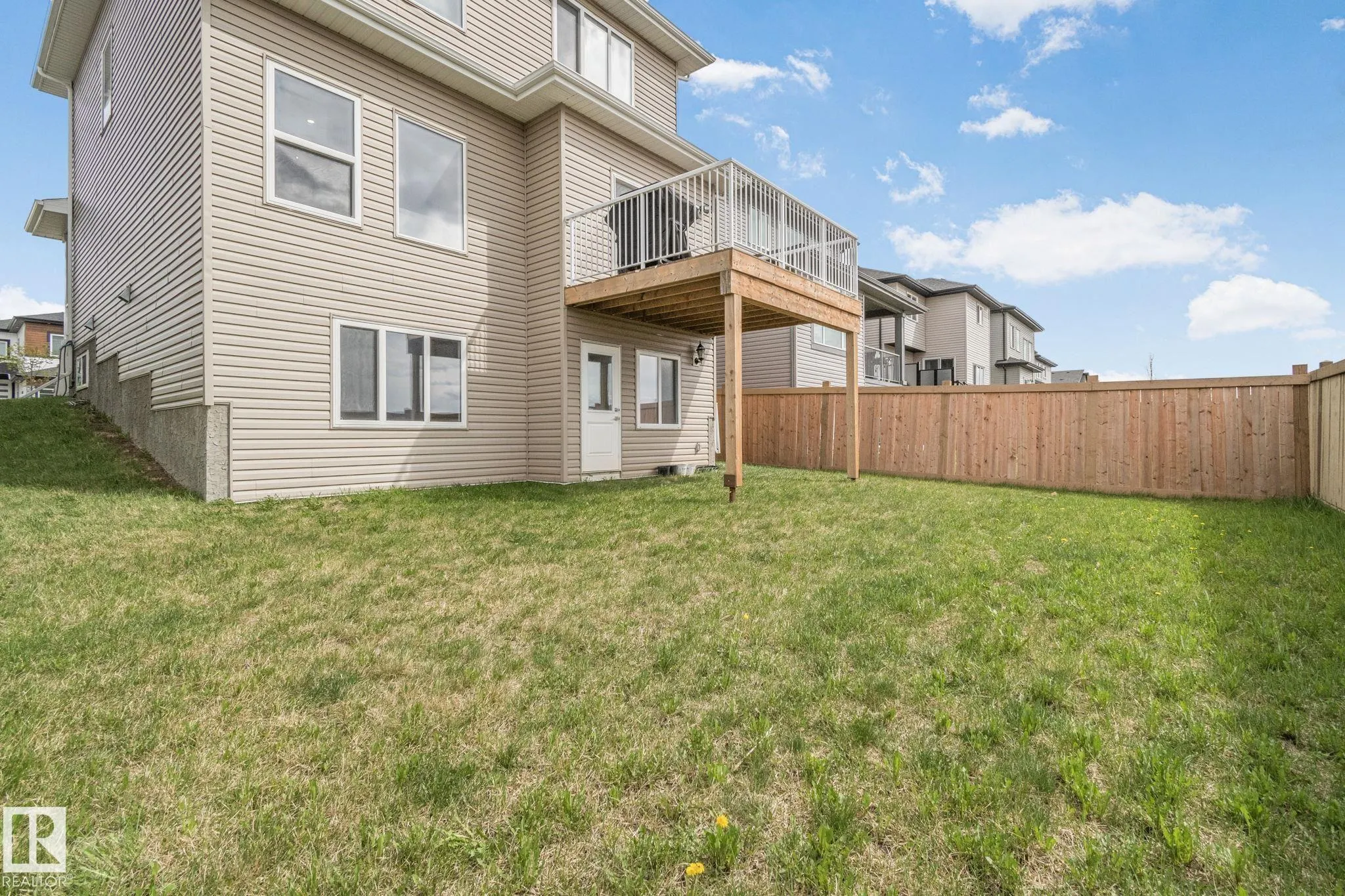 334 ASTON Close