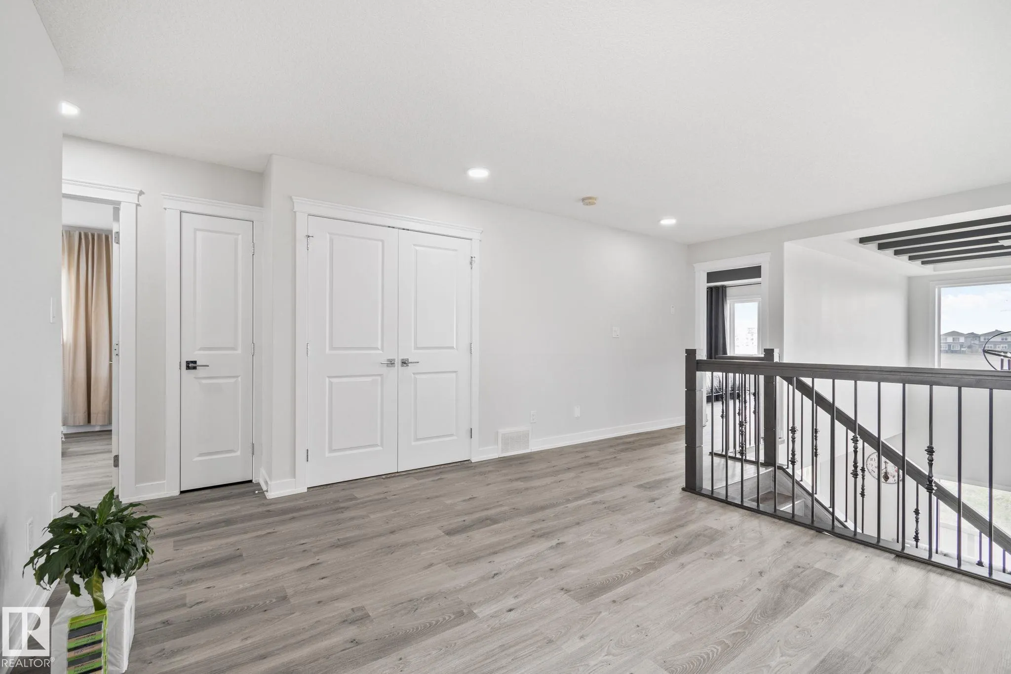 334 ASTON Close