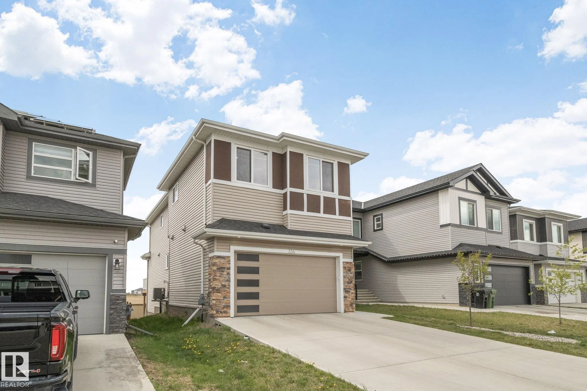 334 ASTON Close