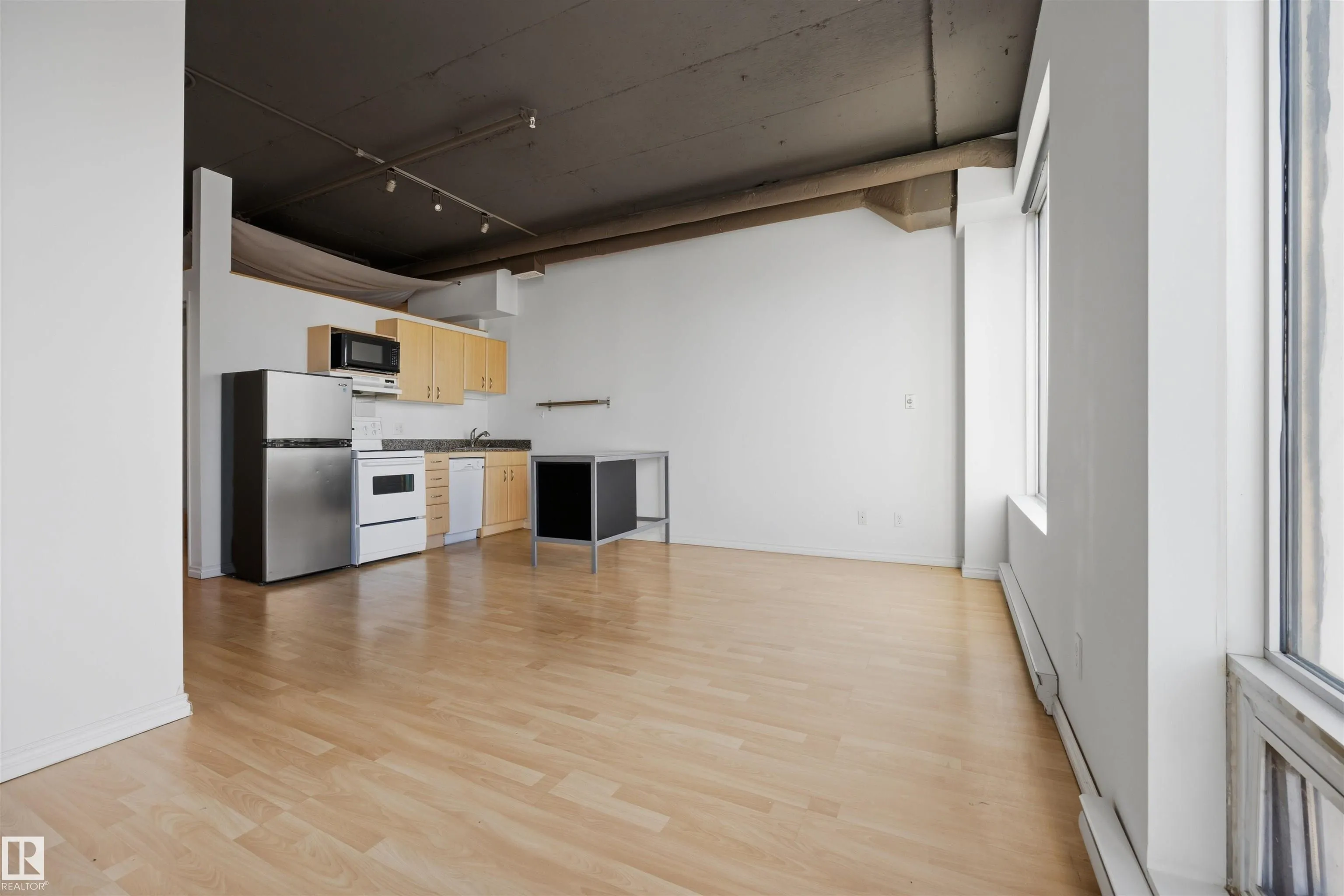 10024 JASPER Avenue