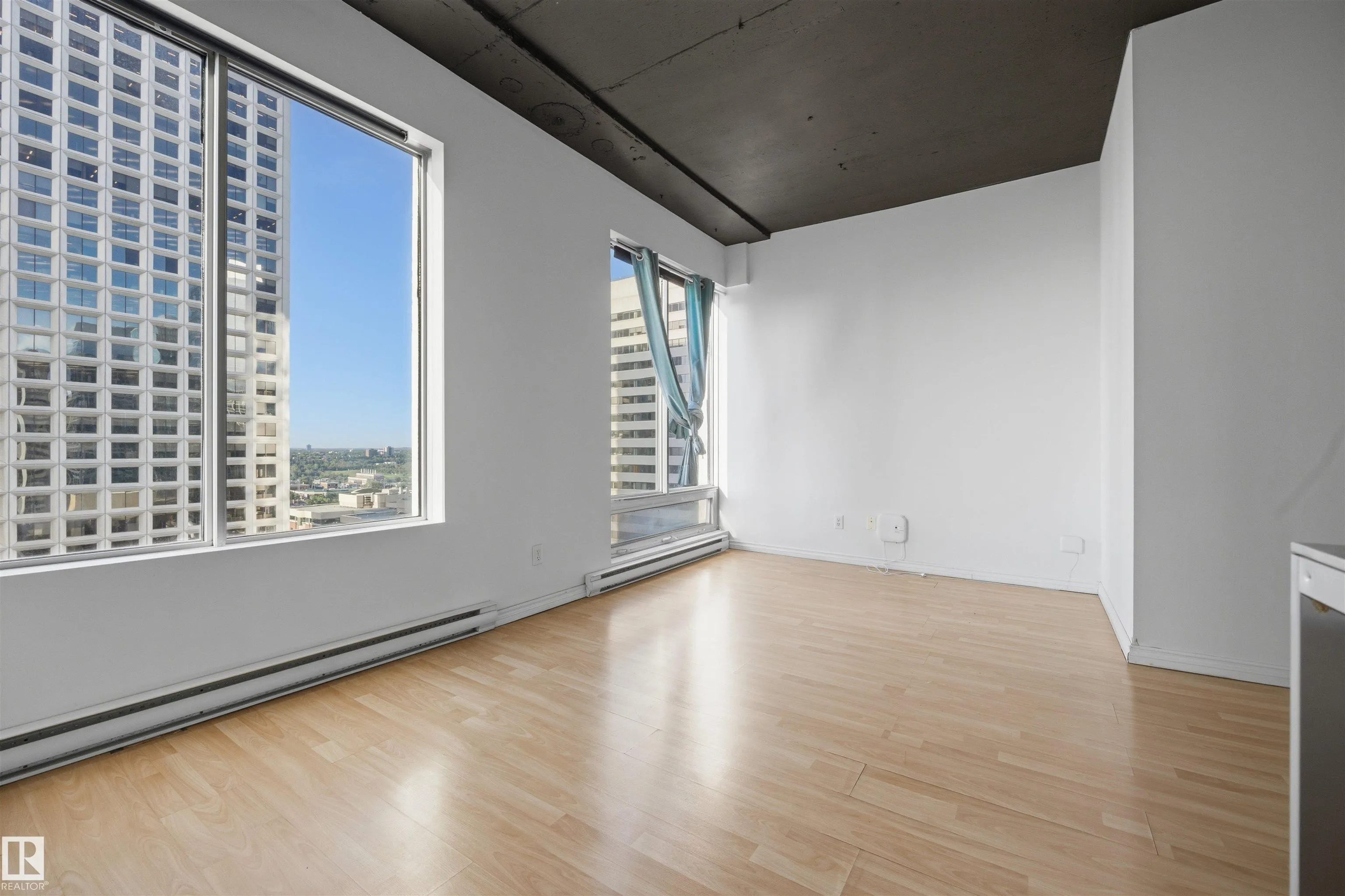 10024 JASPER Avenue