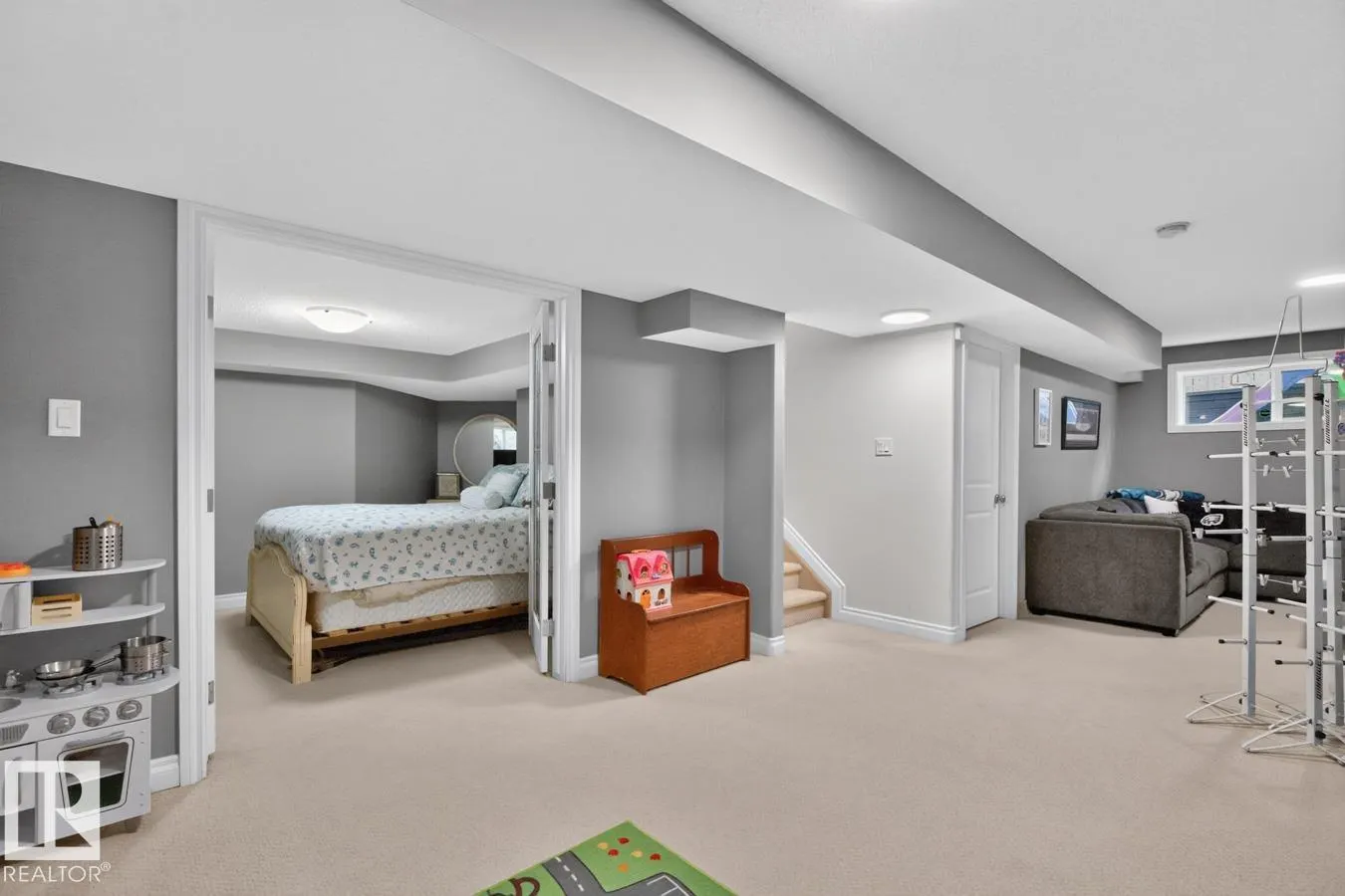 122 KEYPORT Circle
