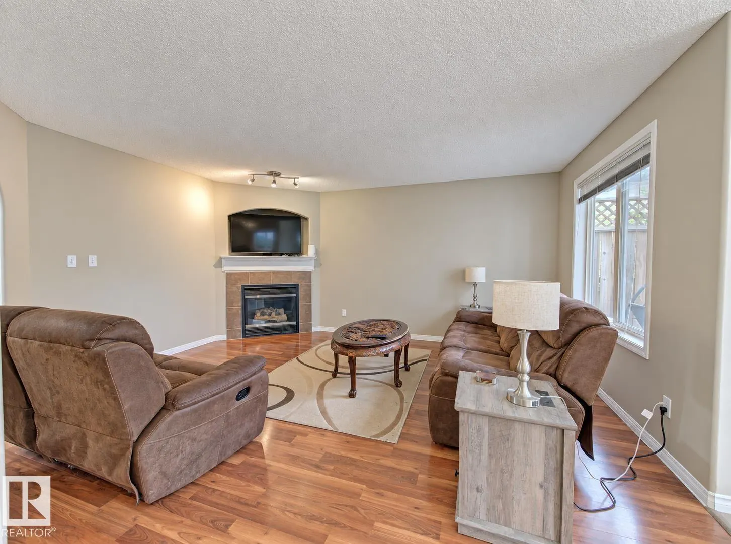 237 WESTWOOD Lane
