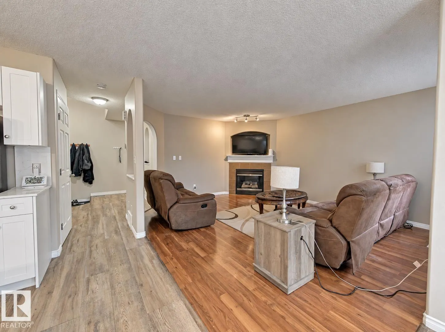 237 WESTWOOD Lane