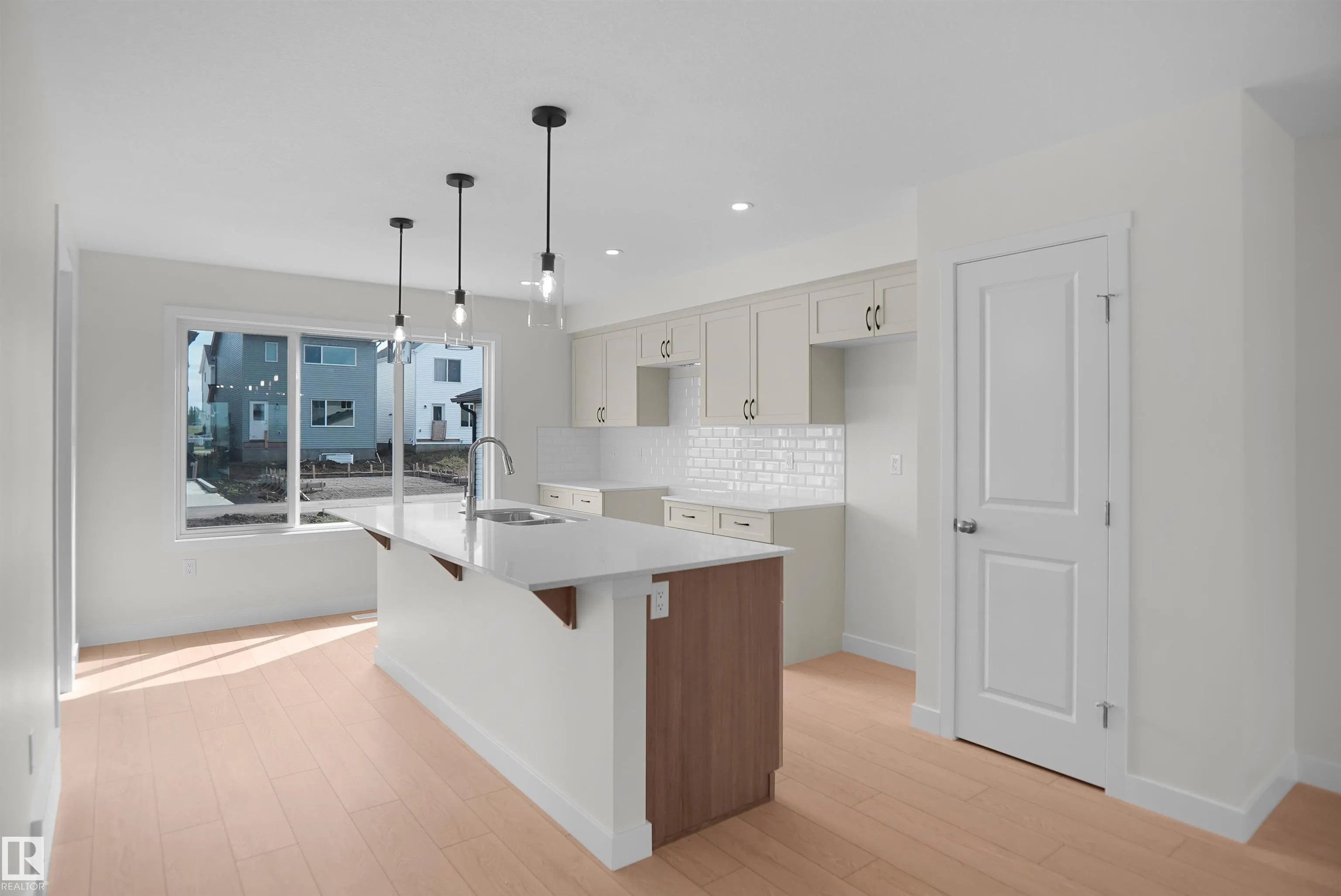 31 ETON Link