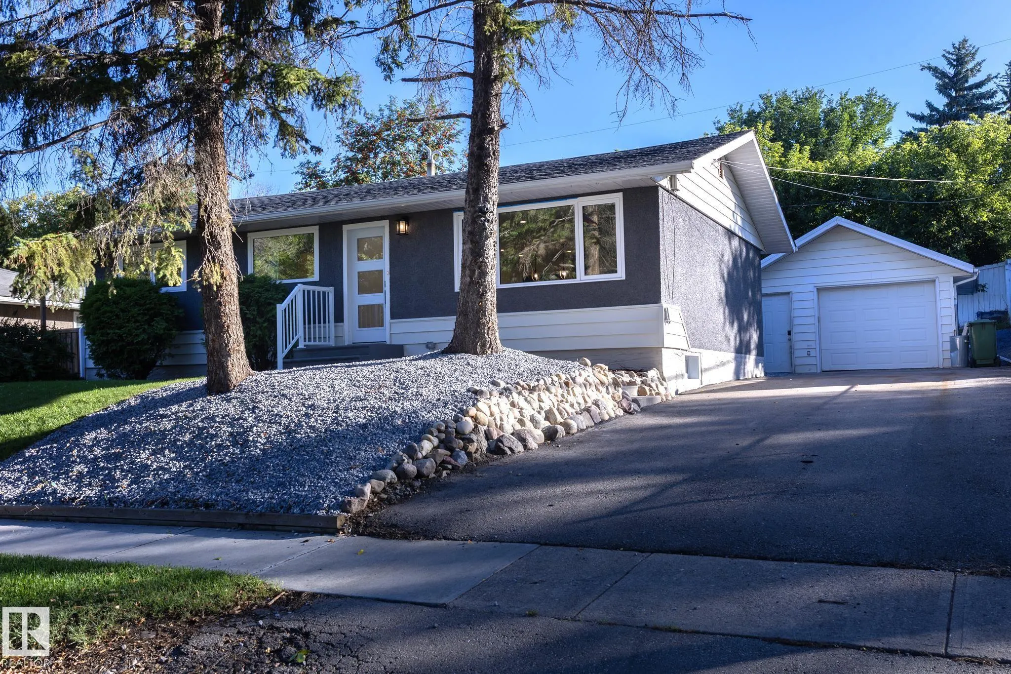 21 SHERIDAN Drive