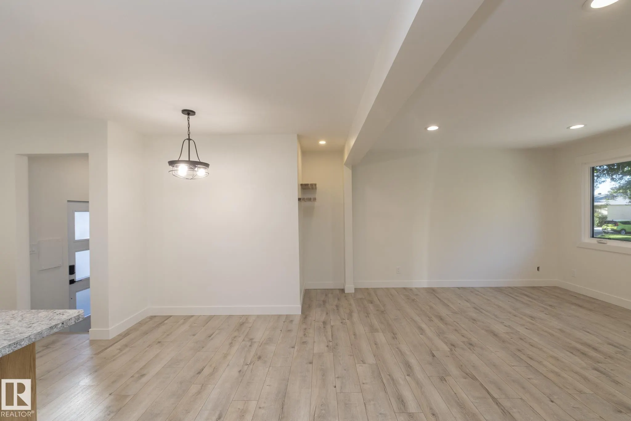 21 SHERIDAN Drive