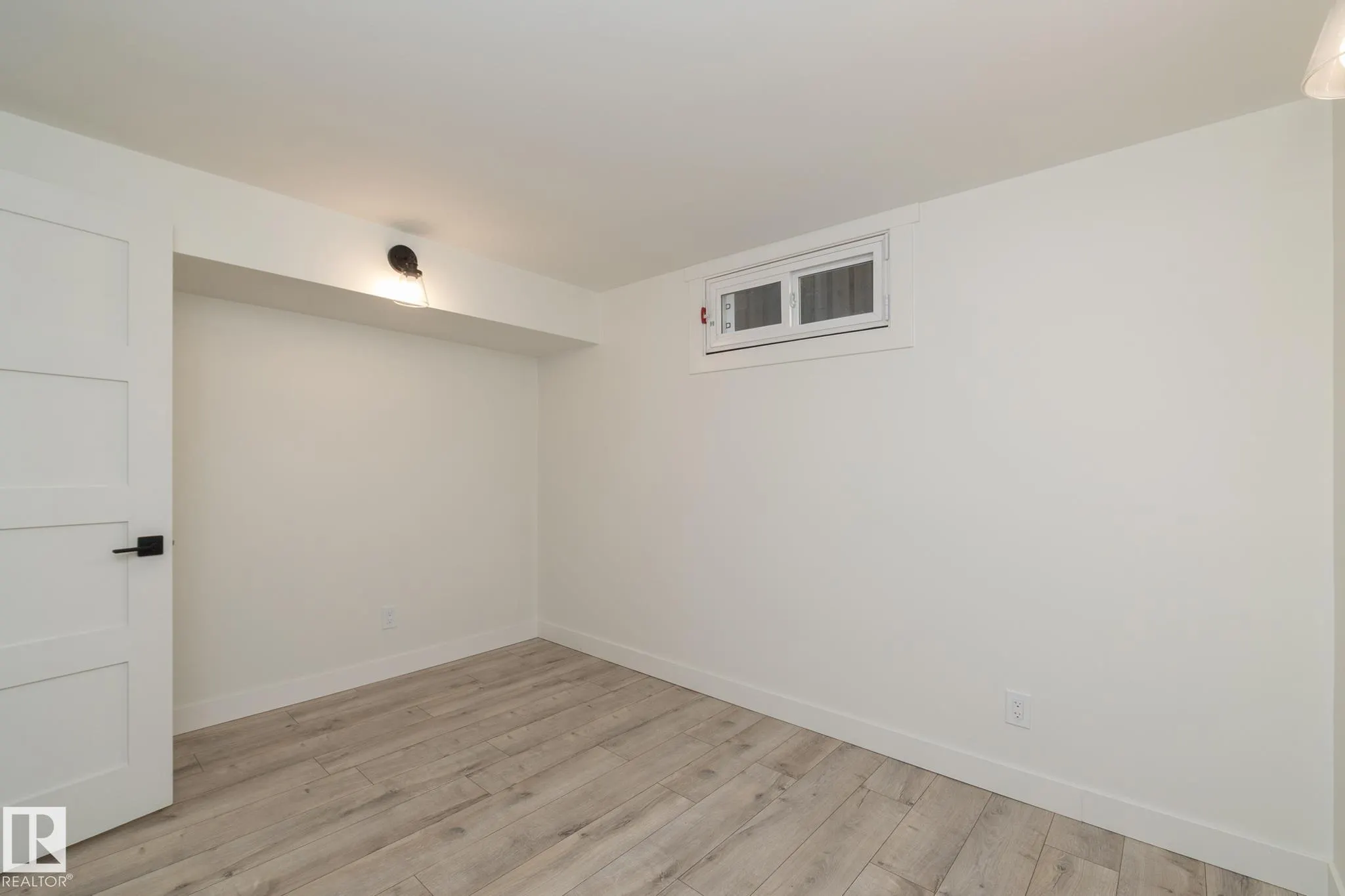21 SHERIDAN Drive