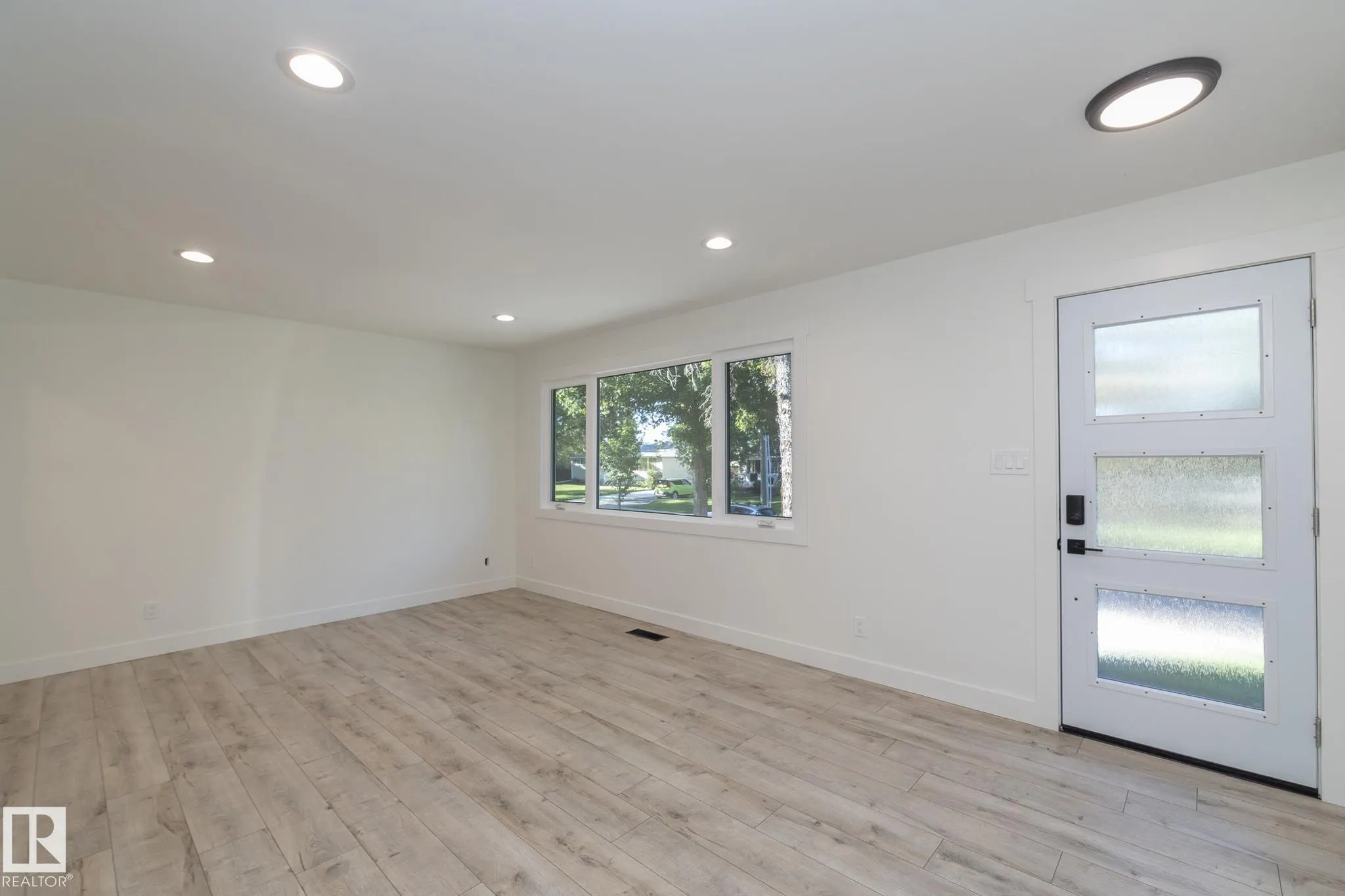 21 SHERIDAN Drive