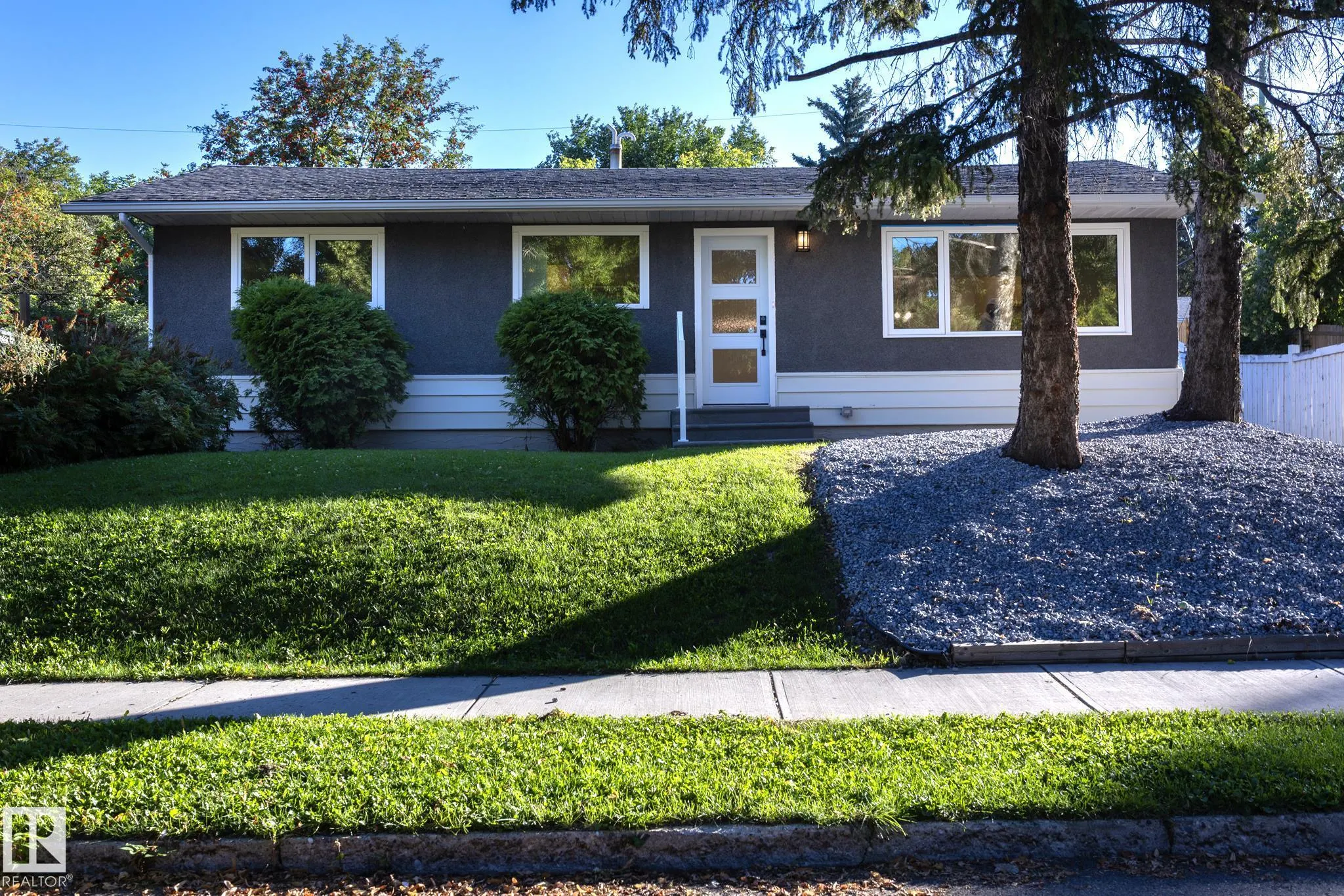 21 SHERIDAN Drive