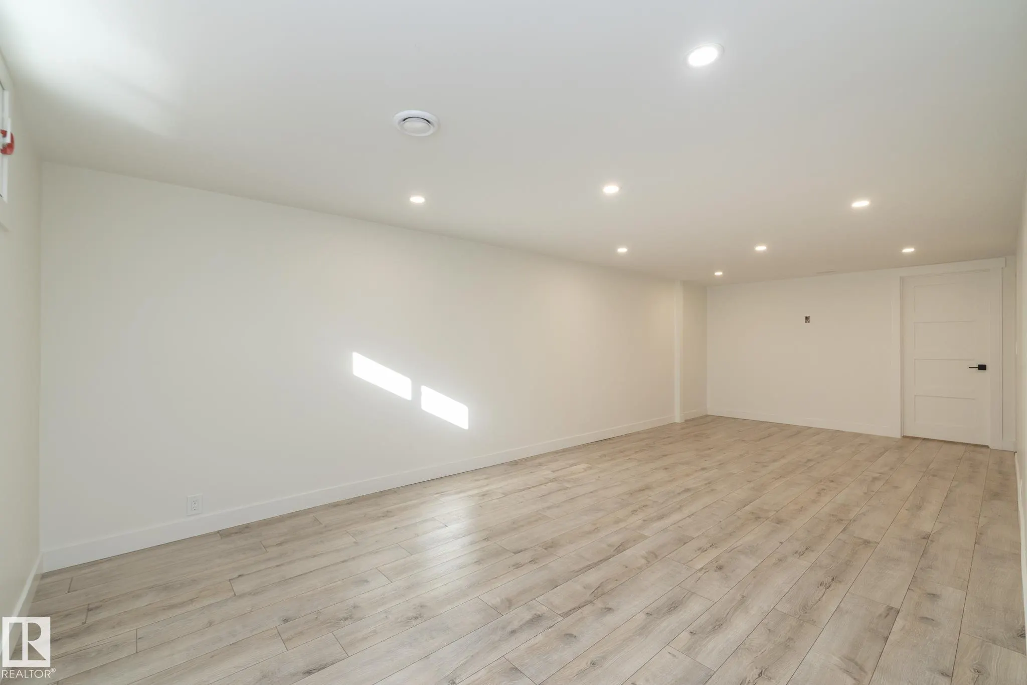 21 SHERIDAN Drive