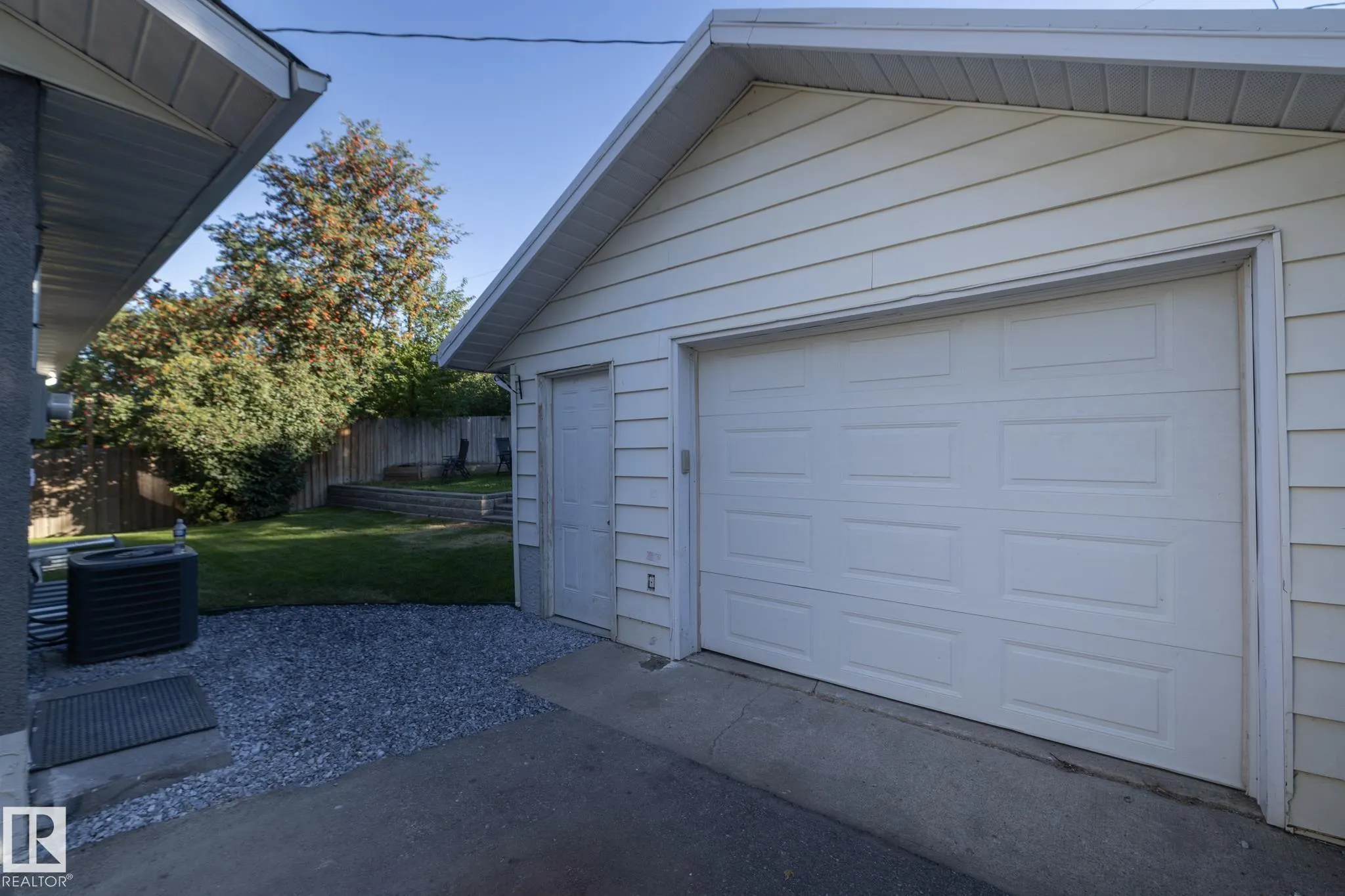 21 SHERIDAN Drive